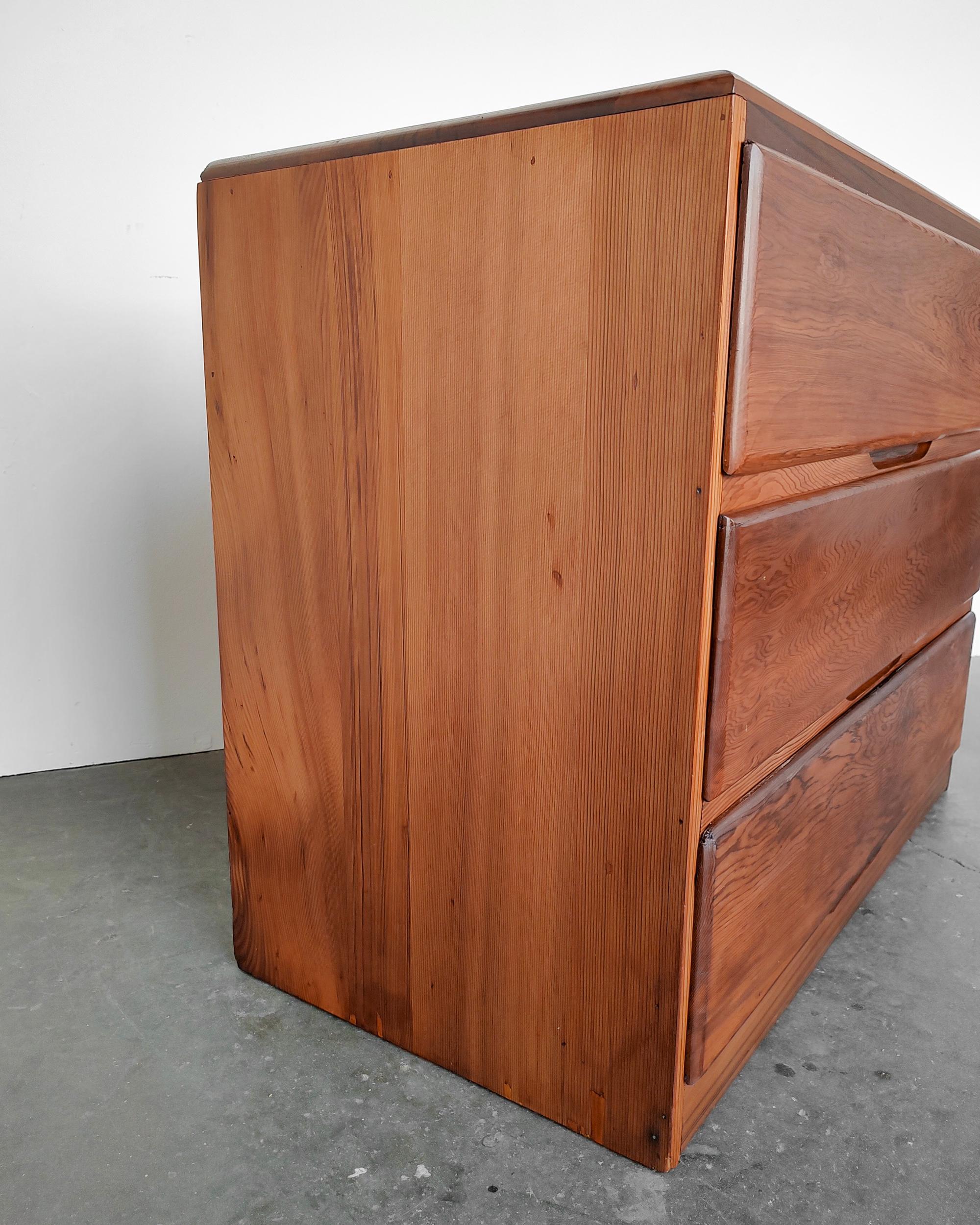 Vintage Rustic Solid Douglas Fir Bachelor Dresser 1950s For Sale 4