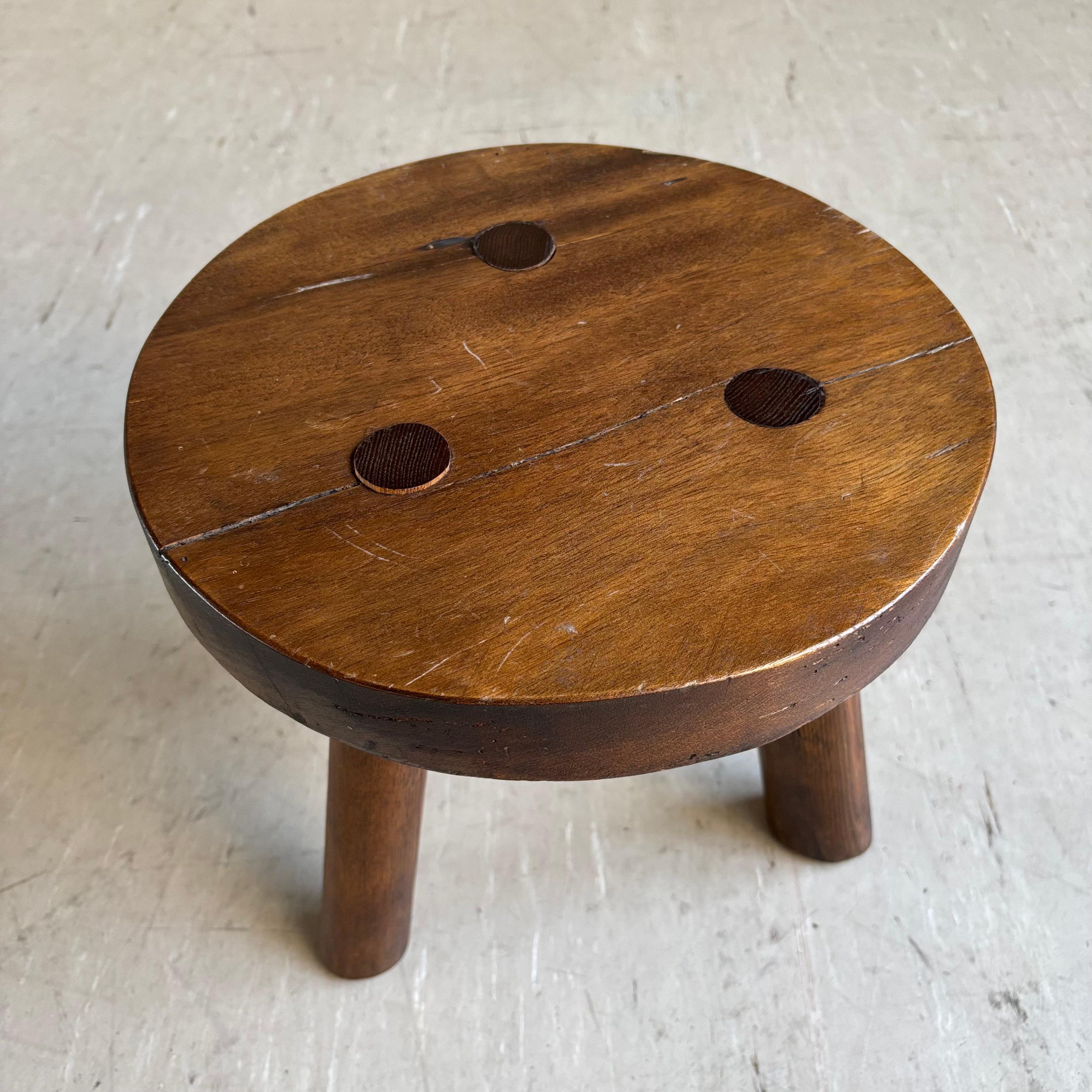 Vintage rustic solid wood Tripod Milking Stool im Angebot 8