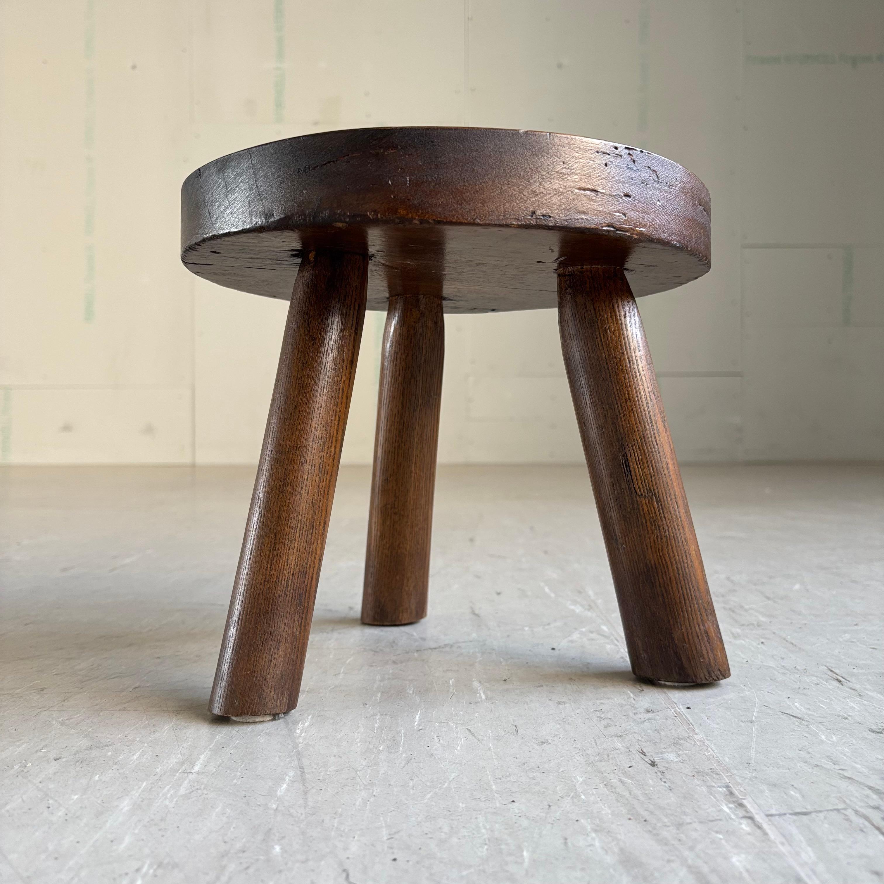 Vintage rustic solid wood Tripod Milking Stool im Angebot 9