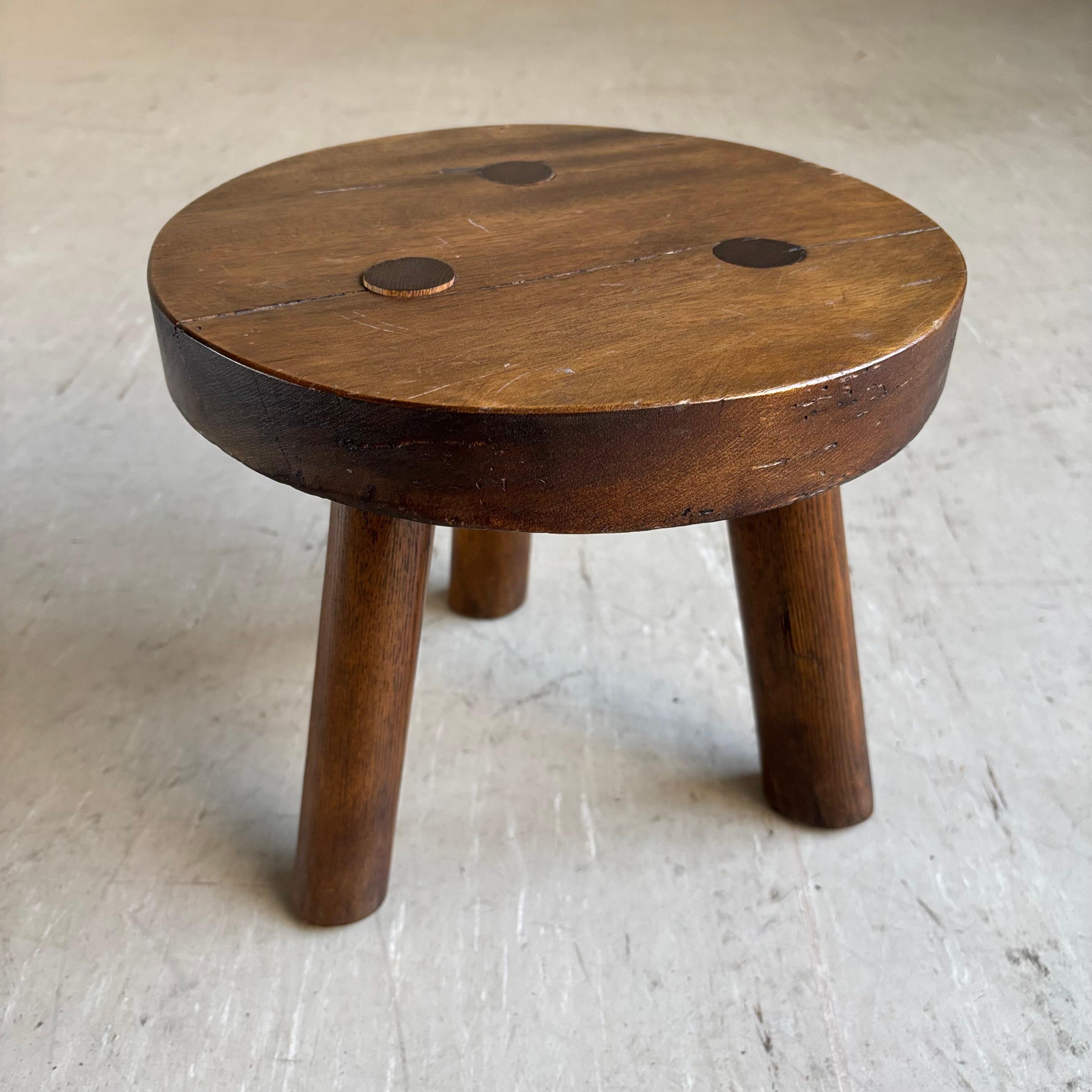 Vintage rustic solid wood Tripod Milking Stool im Angebot 11