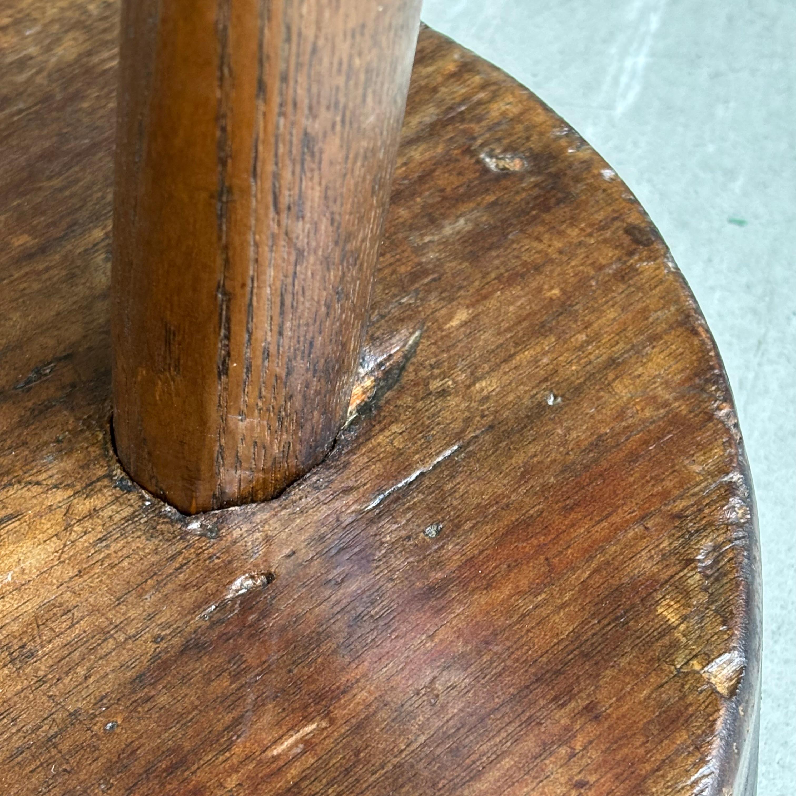 Vintage rustic solid wood Tripod Milking Stool im Angebot 1