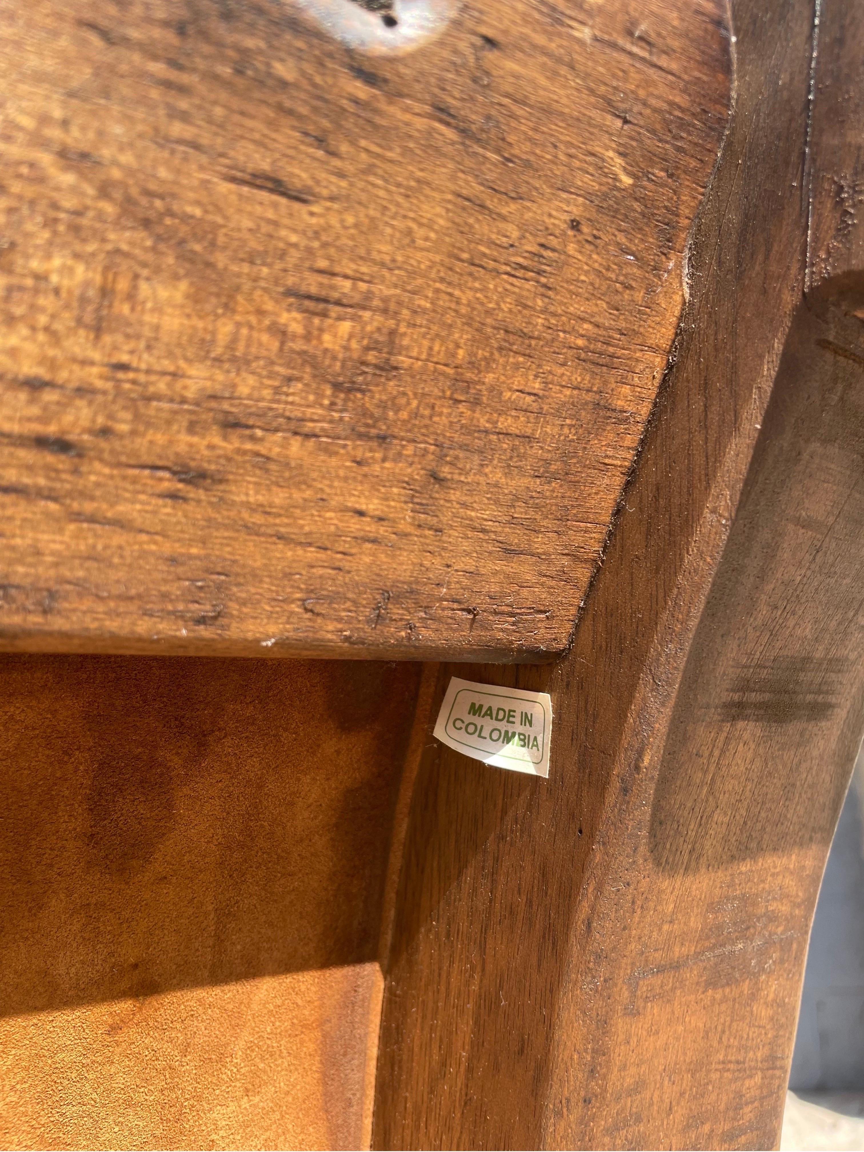 Fauteuil trône colonial espagnol rustique vintage en cuir et acajou en vente 2