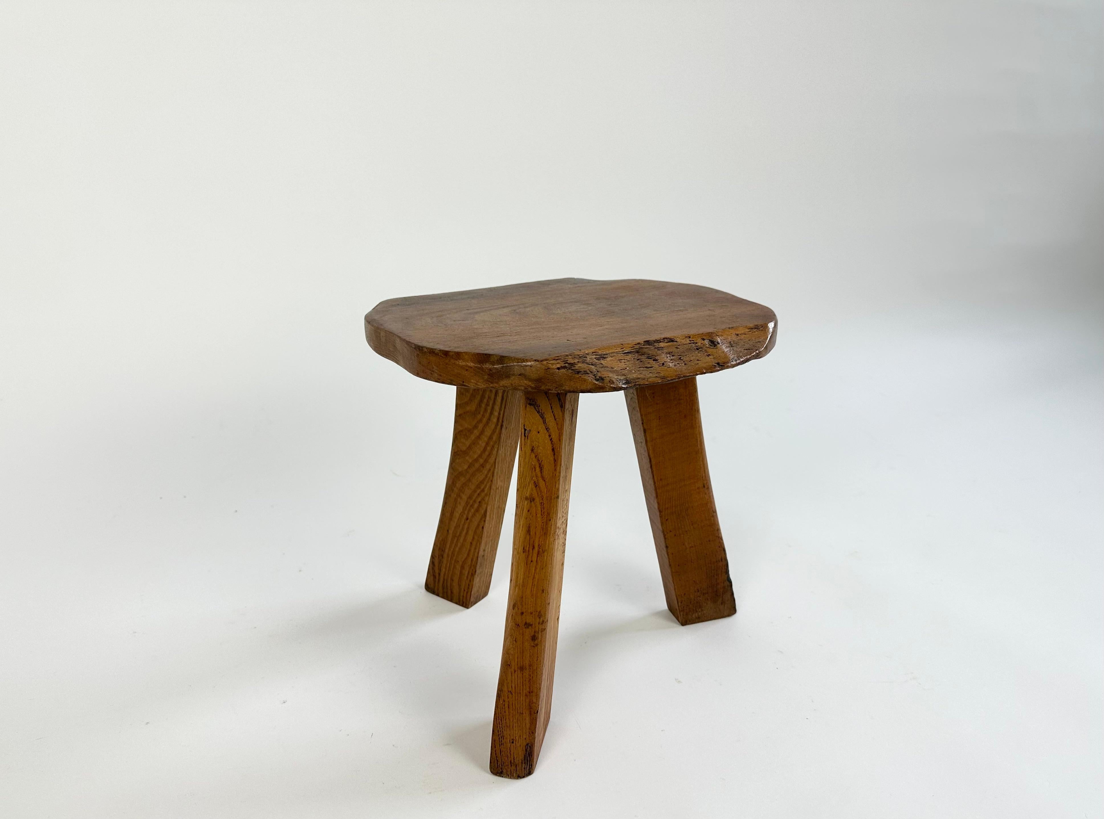 Vintage rustic brutalist stool, England c.1950-60 For Sale 3