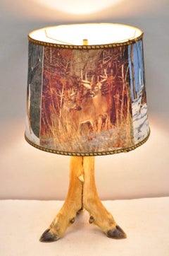 Vintage Rustic Taxidermy Tripod Deer Hoof Foot Cabin Decor Table Lamp w/ Shade