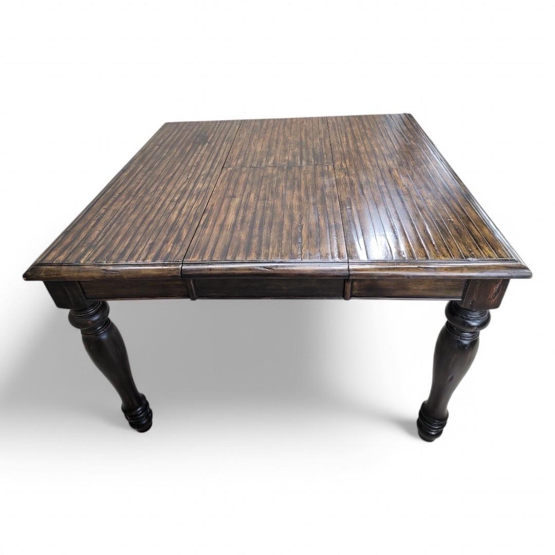 Table de ferme rustique à papillons extensible de style ville et campagnard en vente 3