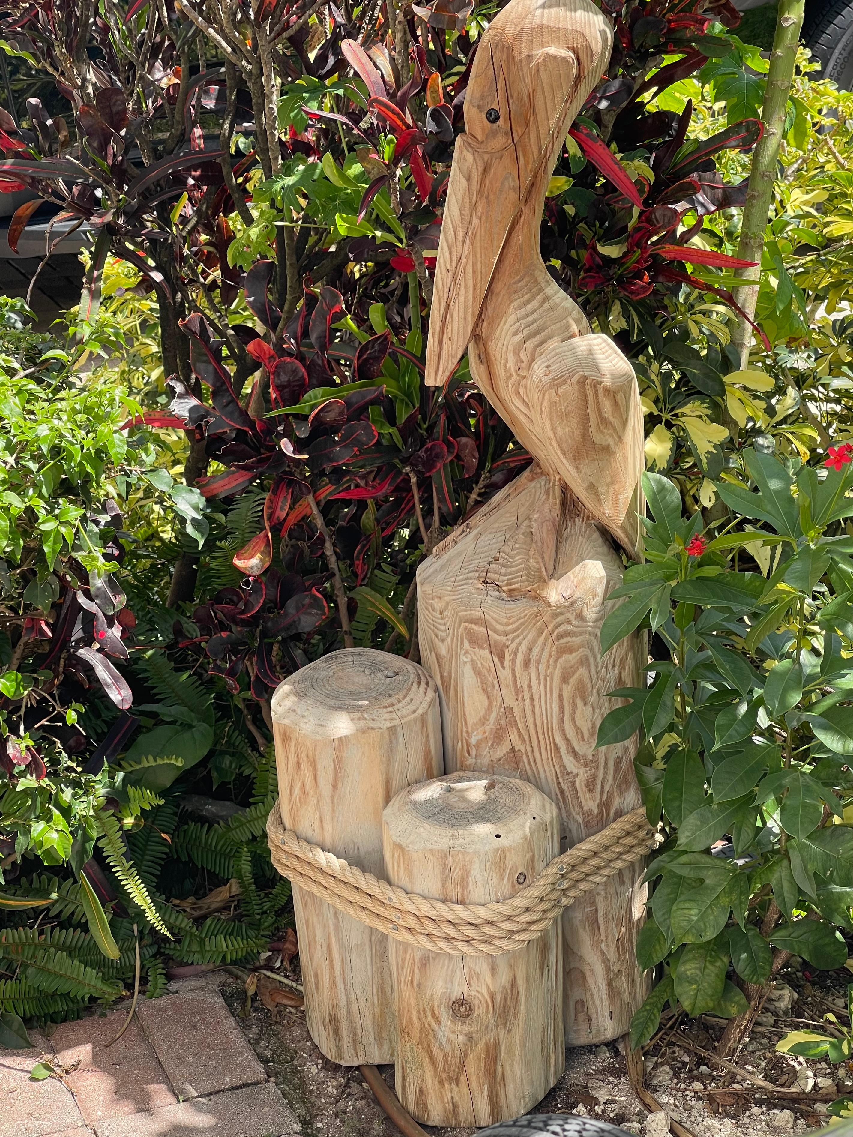 Vintage Rustikal  Holz Pelikan Skulptur Küste Marine Dekor (Organische Moderne) im Angebot