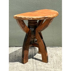 Mesita auxiliar rústica de madera de estilo vintage