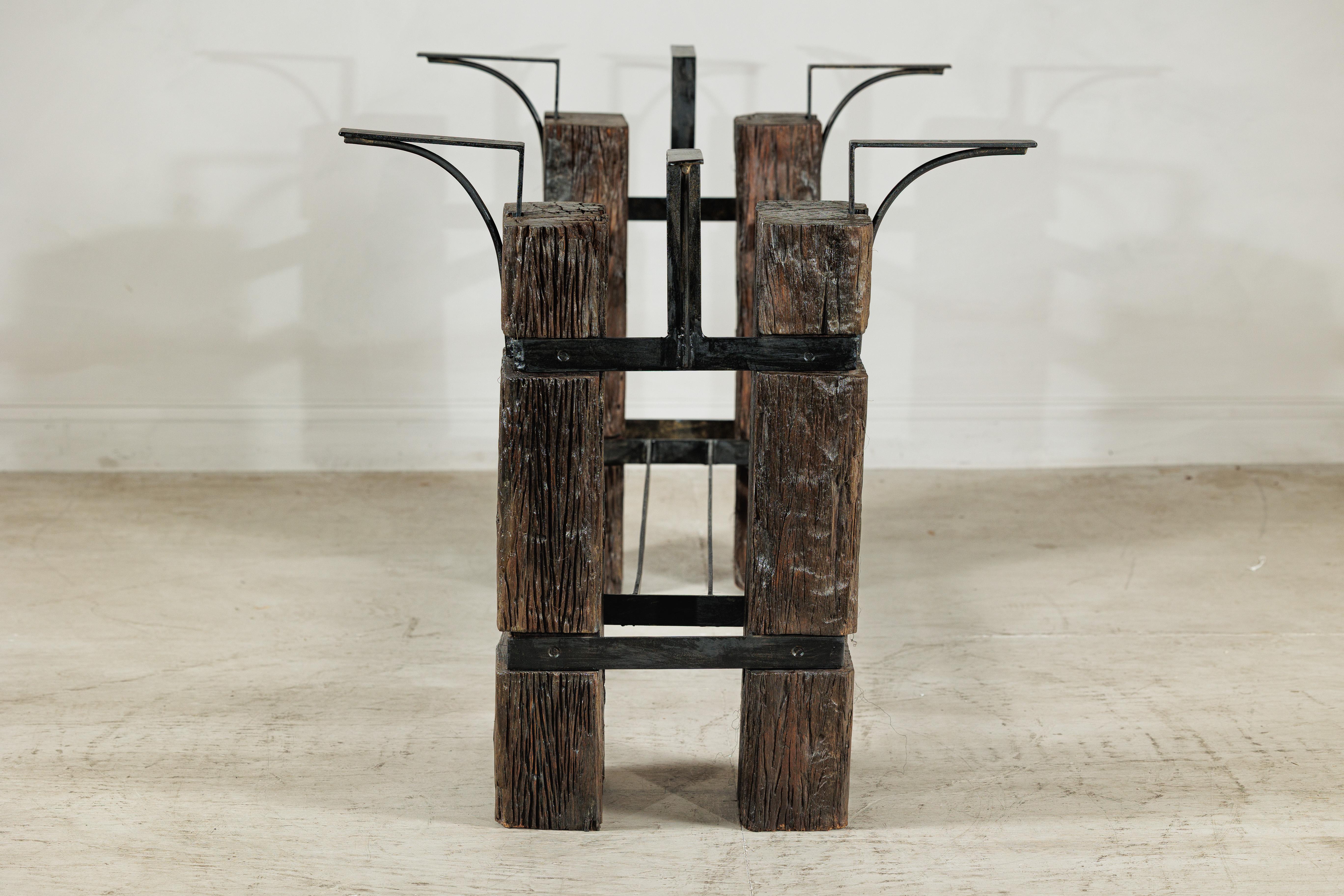 Vintage Rustikales Tischgestell aus Holz und Eisen mit skulpturalem Industrial Design im Angebot 9