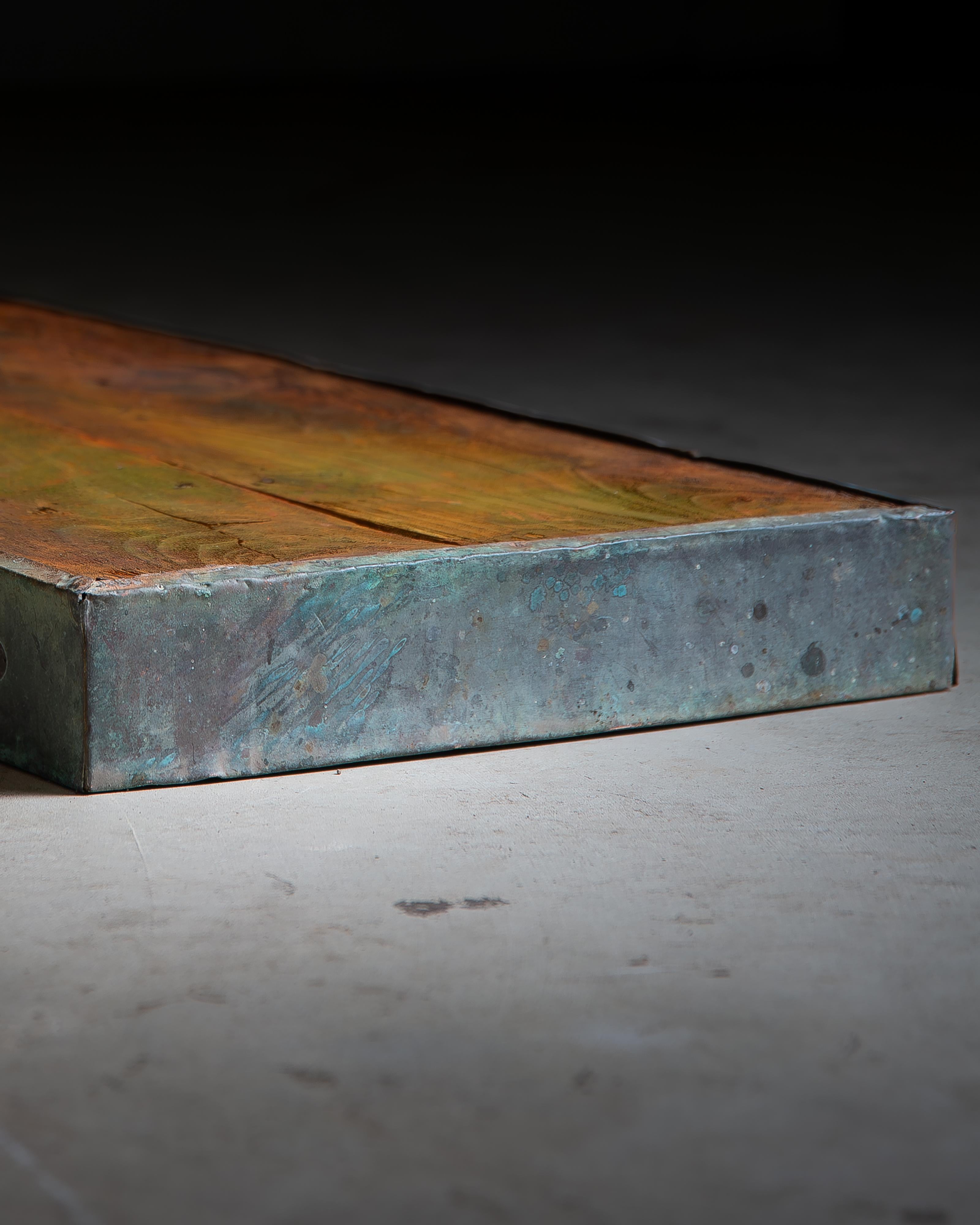 decoración de pared/armario vintage de madera oxidada y cobre patinado. pieza de arte wabi sabi en venta 2