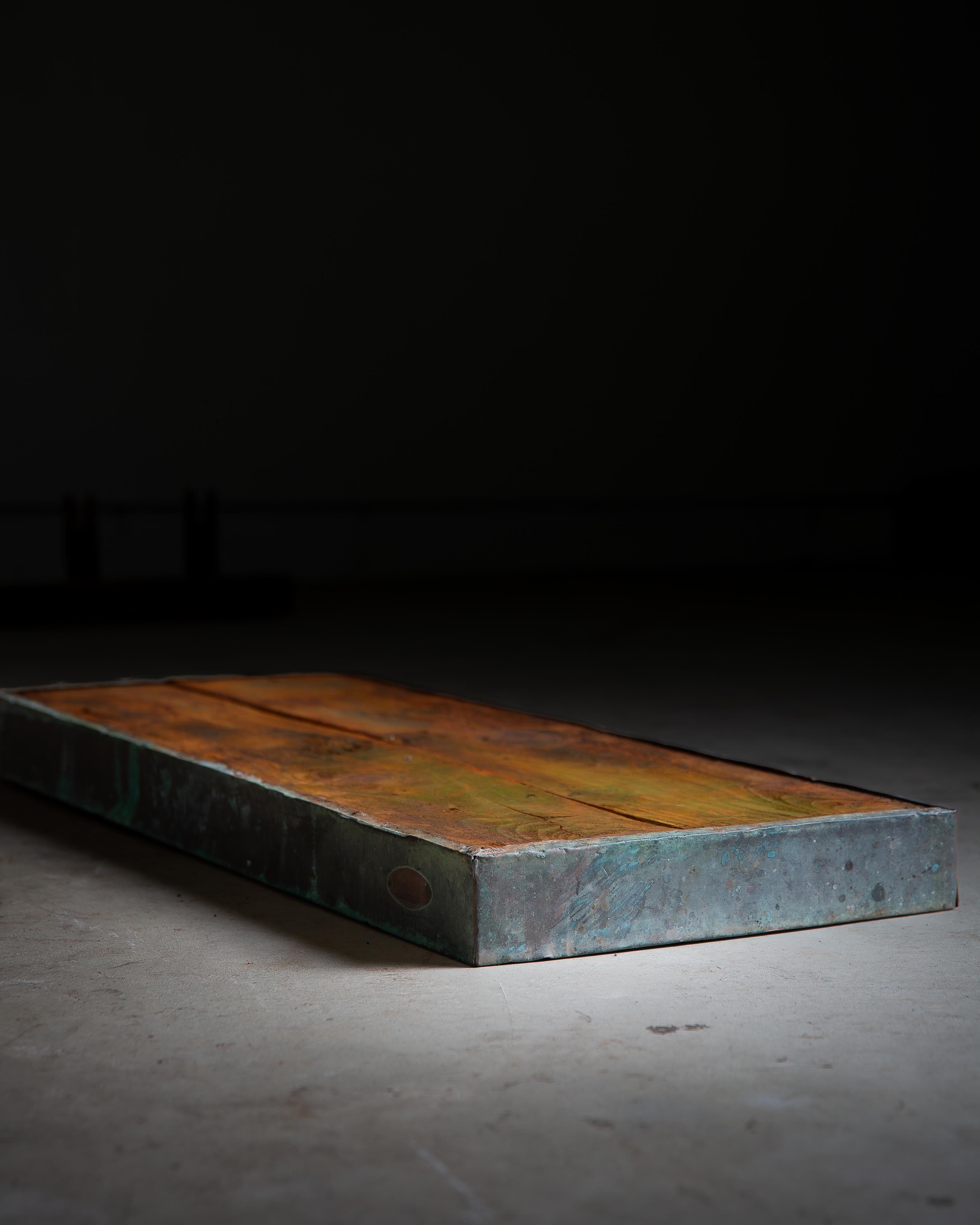 decoración de pared/armario vintage de madera oxidada y cobre patinado. pieza de arte wabi sabi en venta 1
