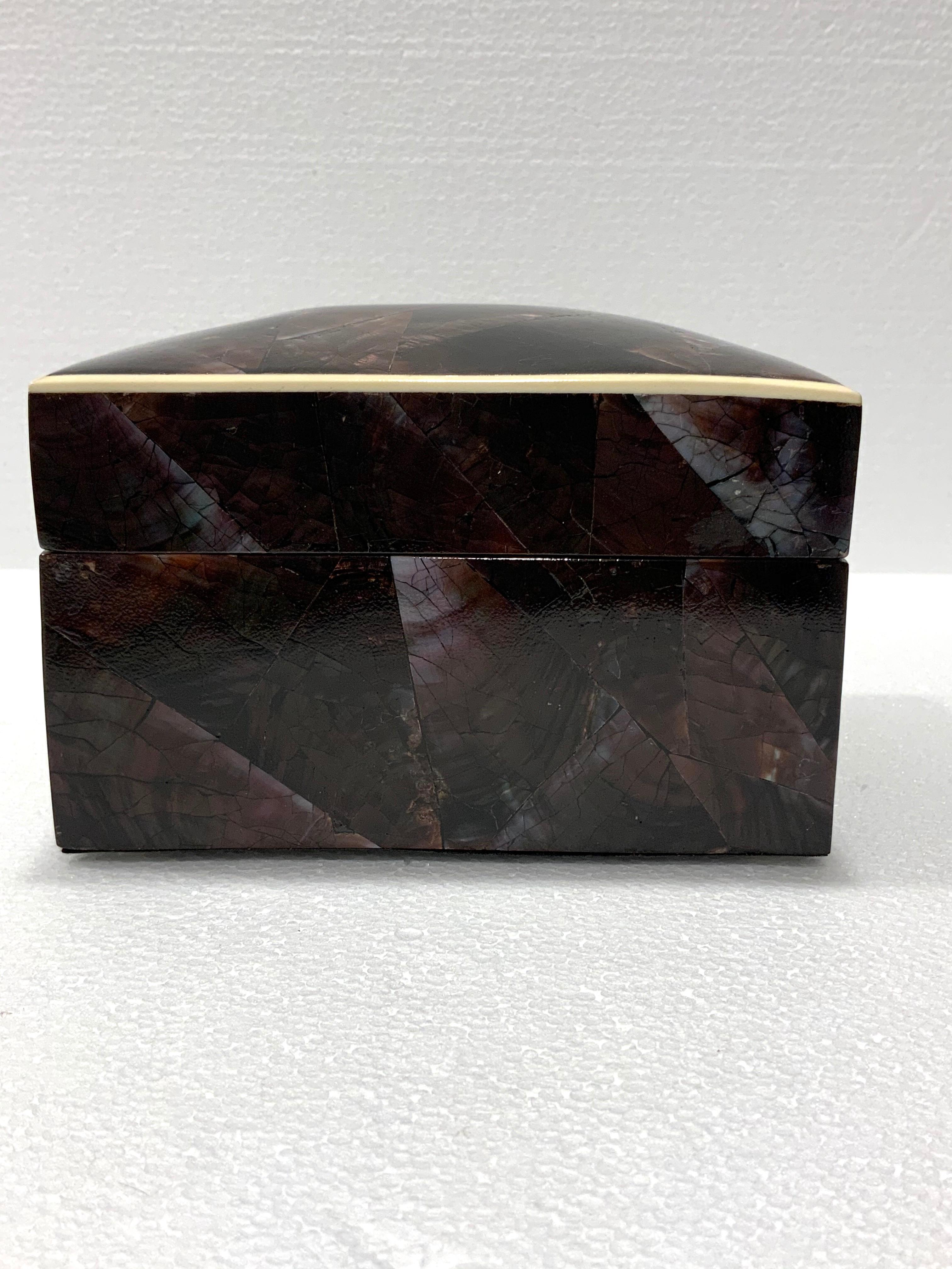 Hand-Carved Vintage R&Y Augousti Decorative Box in Brown Pen Shell with Bone Trim circa 2000