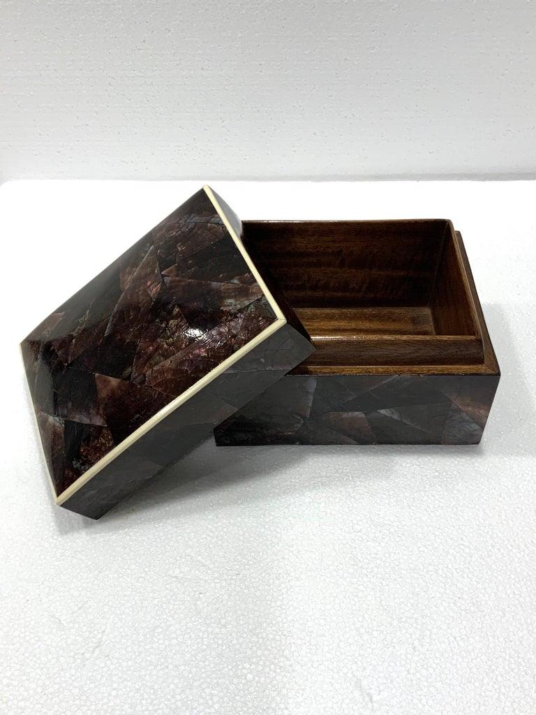 Contemporary Vintage R&Y Augousti Decorative Box in Brown Pen Shell with Bone Trim circa 2000