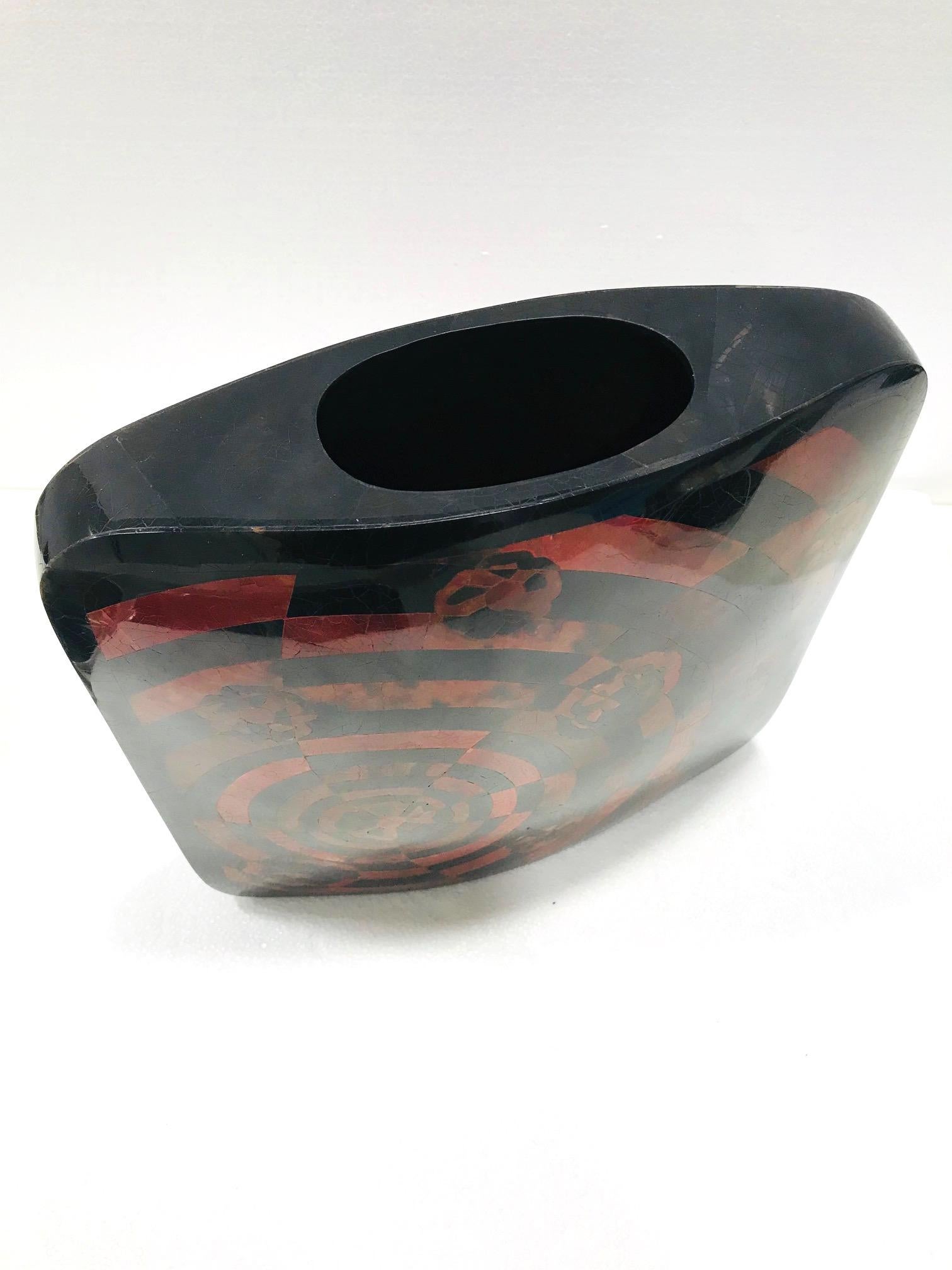 Vintage R&Y Augousti Decorative Vase in Mosaic Red & Black Pen-Shell, circa 2000 4