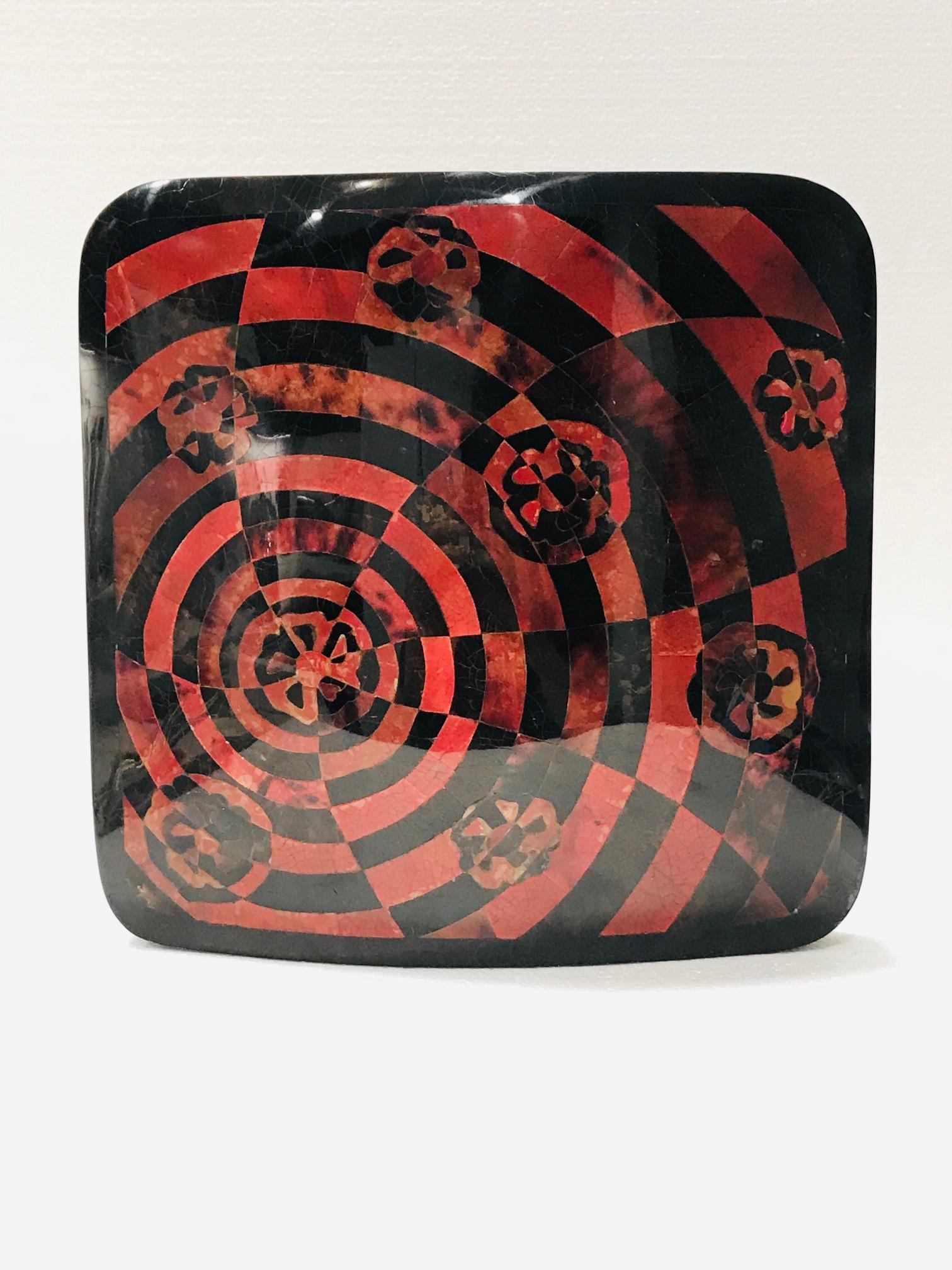 Vintage R&Y Augousti Decorative Vase in Mosaic Red & Black Pen-Shell, circa 2000 1