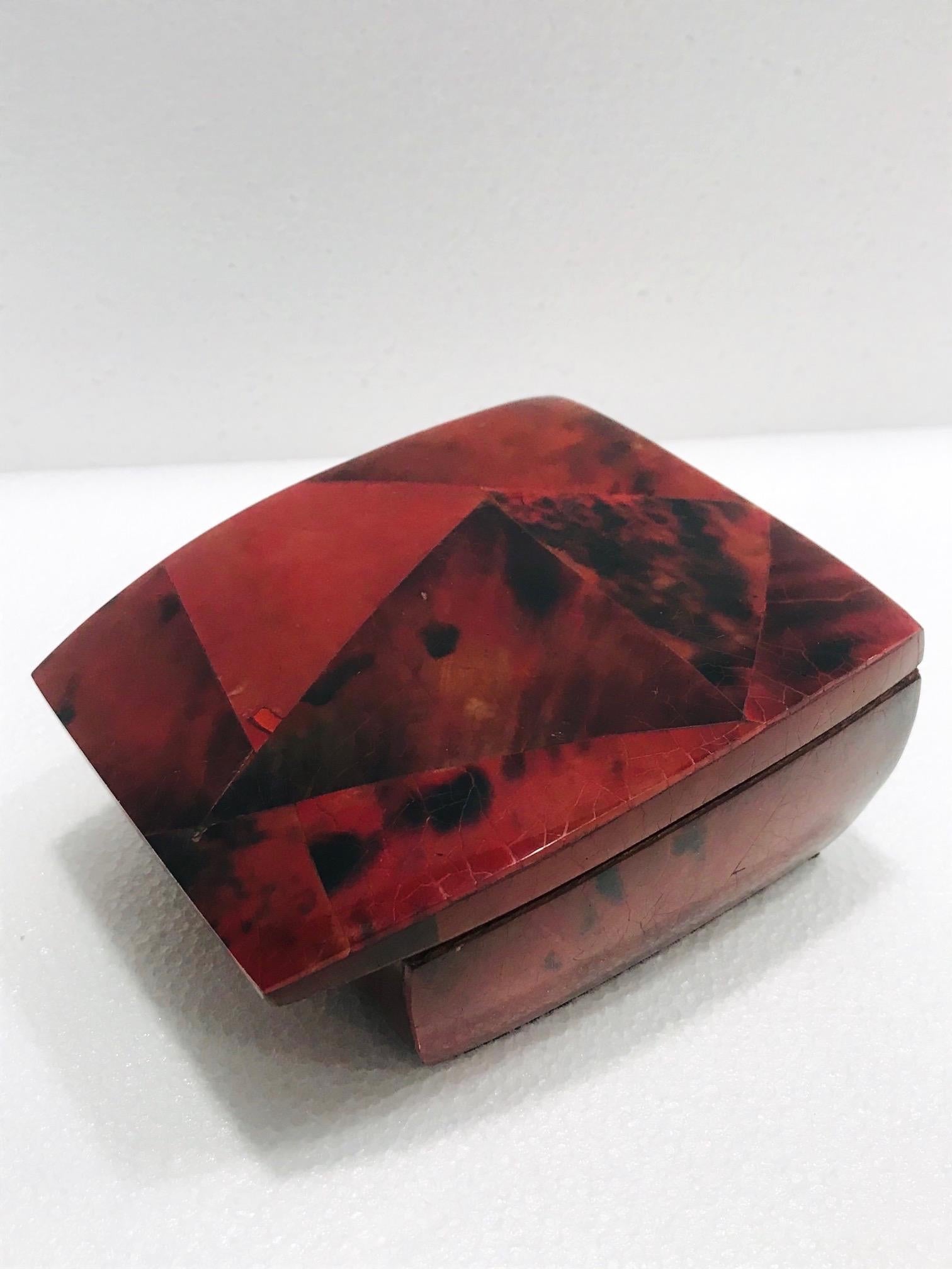 Vintage R&Y Augousti Trinket Box in Mosaic Red and Black Pen-Shell, circa 2000 4