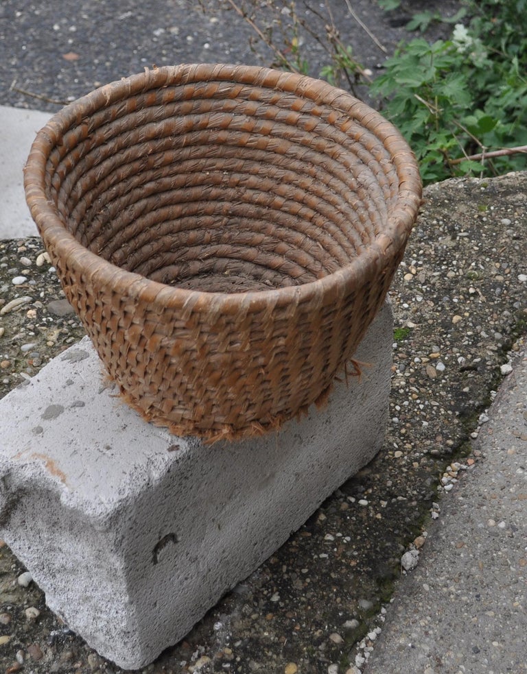 Vintage Rye Coiled Straw Basket, circa 1940s For Sale at 1stDibs