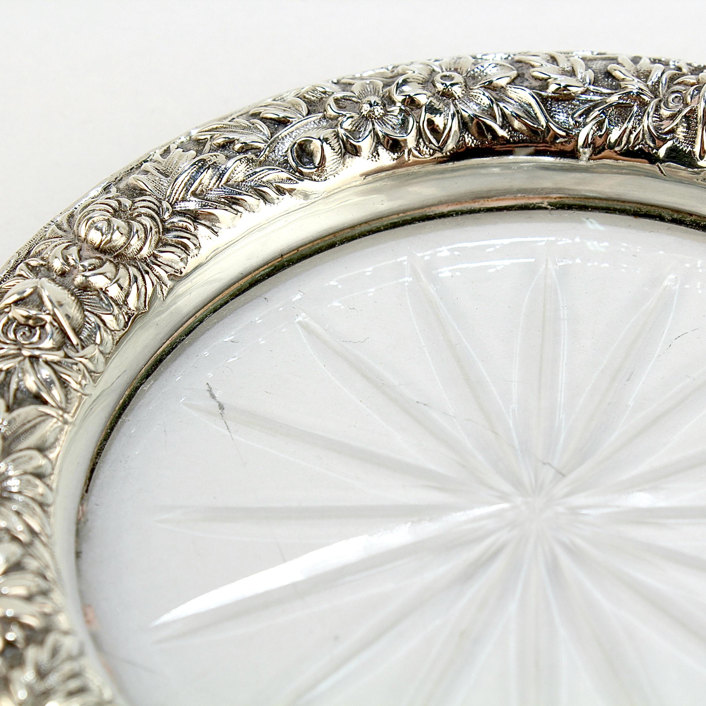 Vintage S Kirk & Sons Repousse-Weinflaschenuntersetzer aus Sterlingsilber und Glas 6
