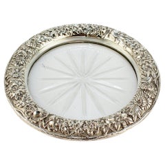 Vintage S Kirk & Sons Repousse-Weinflaschenuntersetzer aus Sterlingsilber und Glas
