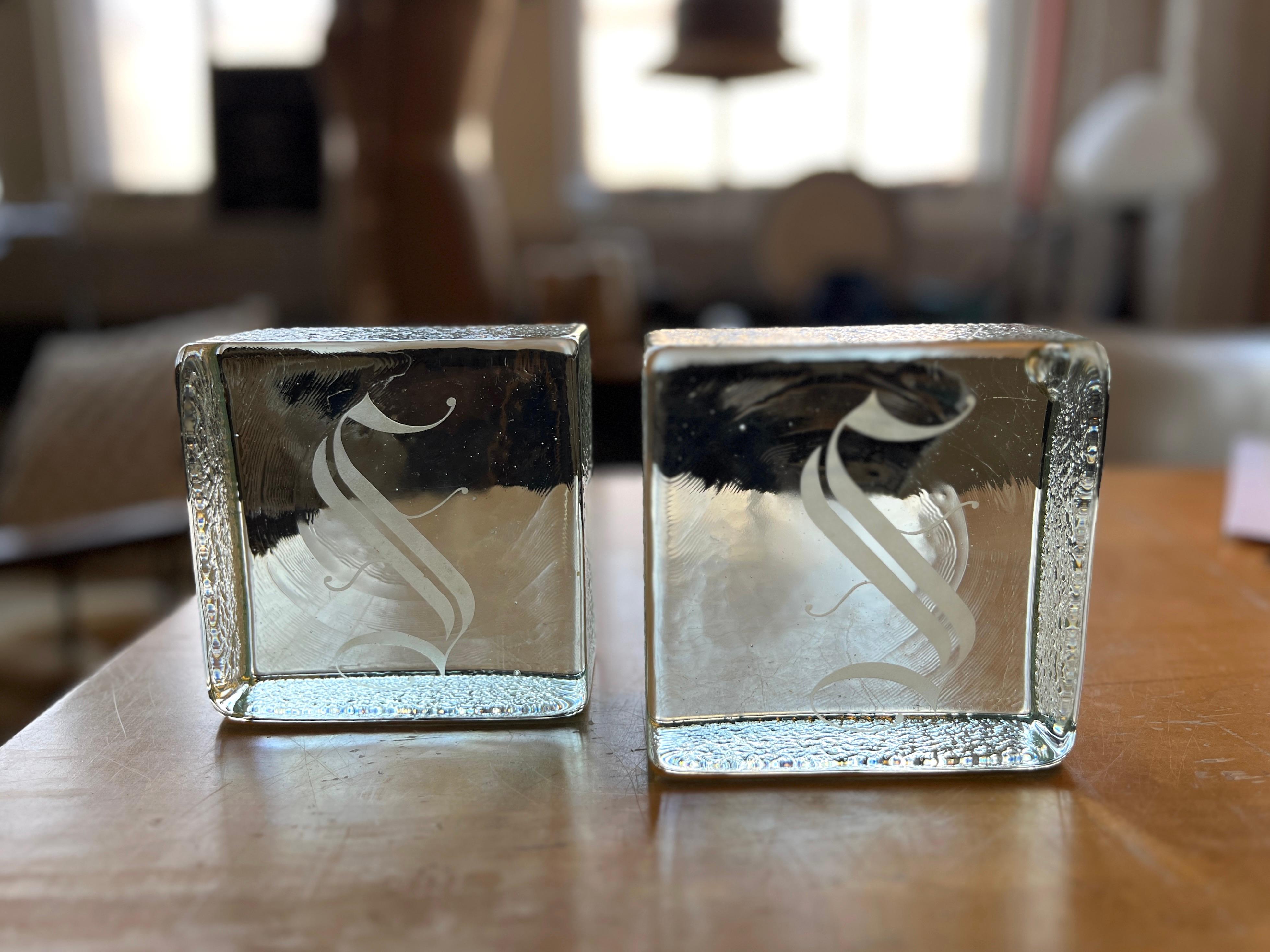 Sujetalibros de cubitos de hielo de cristal fundido con monograma S vintage de Blenko, Pareja Vidrio en venta