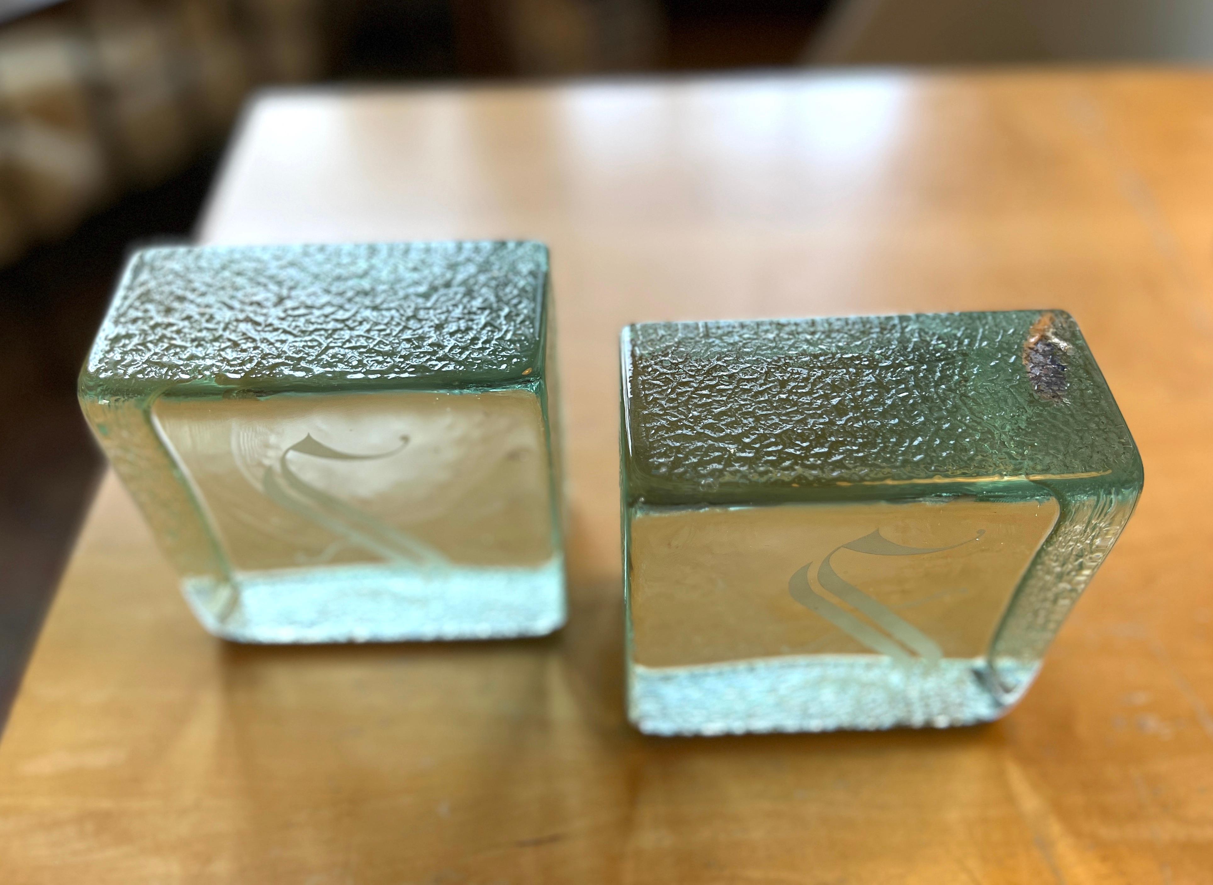 Sujetalibros de cubitos de hielo de cristal fundido con monograma S vintage de Blenko, Pareja en venta 1