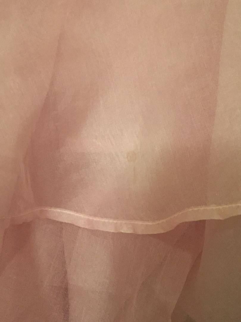 Vintage S/S 1992 Dolce & Gabbana durchsichtiges Babyrosa Seidenkleid mit Rüschen Jacke 1