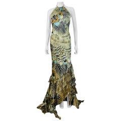 Vintage P/E 2004 Y2K Roberto Cavalli, abito in seta con stampa di piume, vestito con balze e volant.