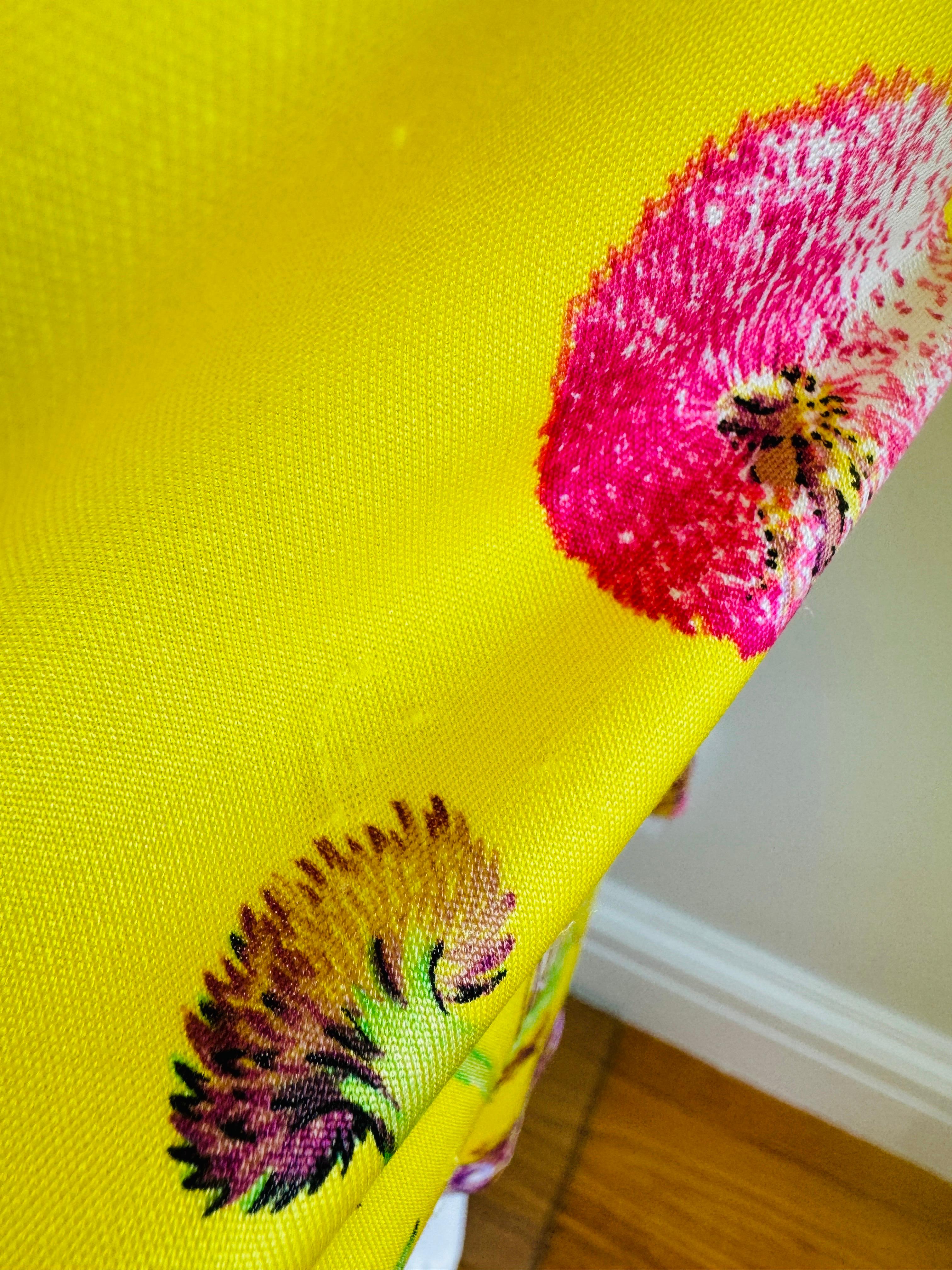 Vintage S/S 2006 Y2K Versace Gelb Floral Medusa Gürtel Medaillon Kleid im Angebot 11