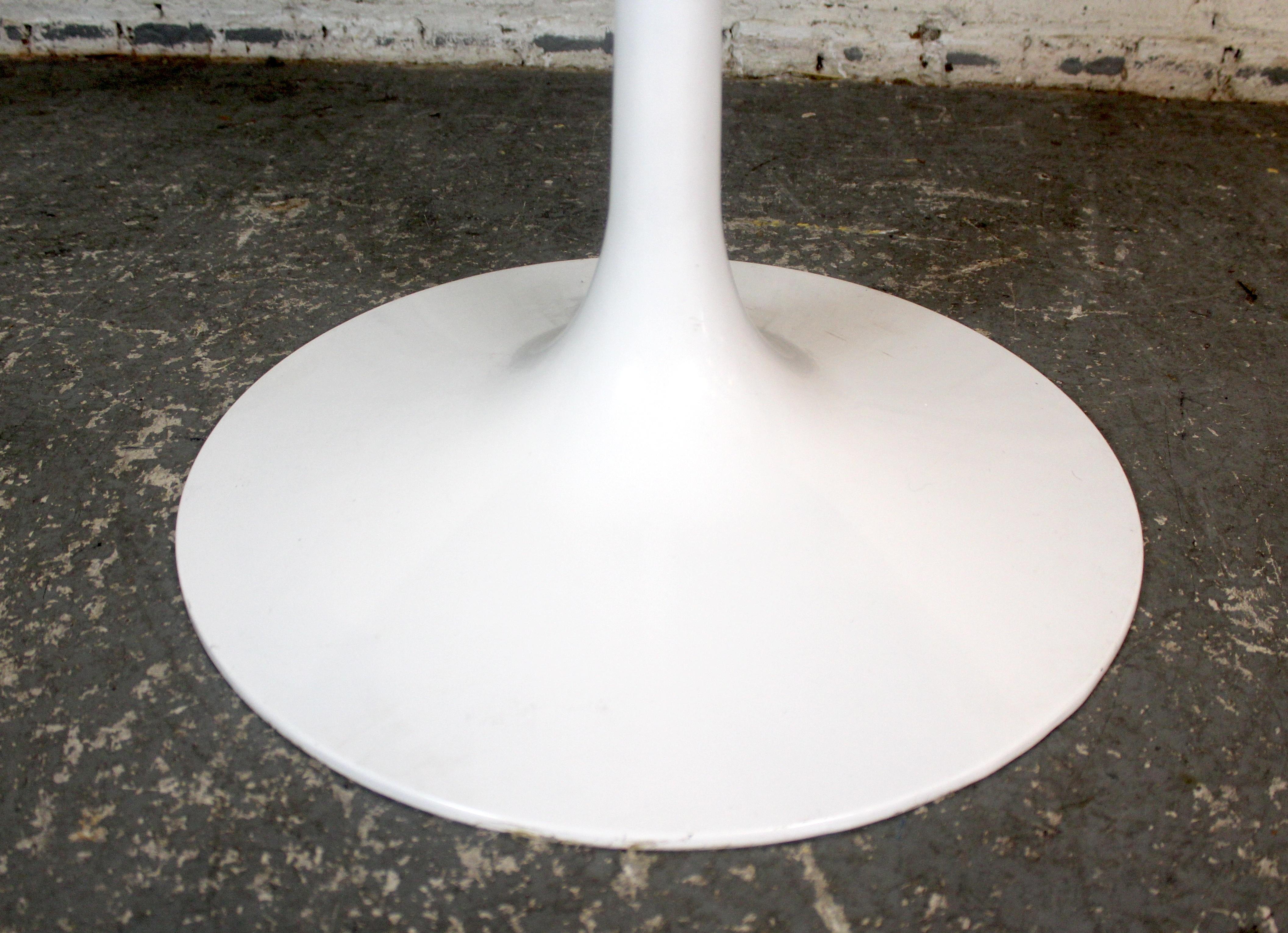 Vintage Saarinen Style White Tulip Table For Sale 2