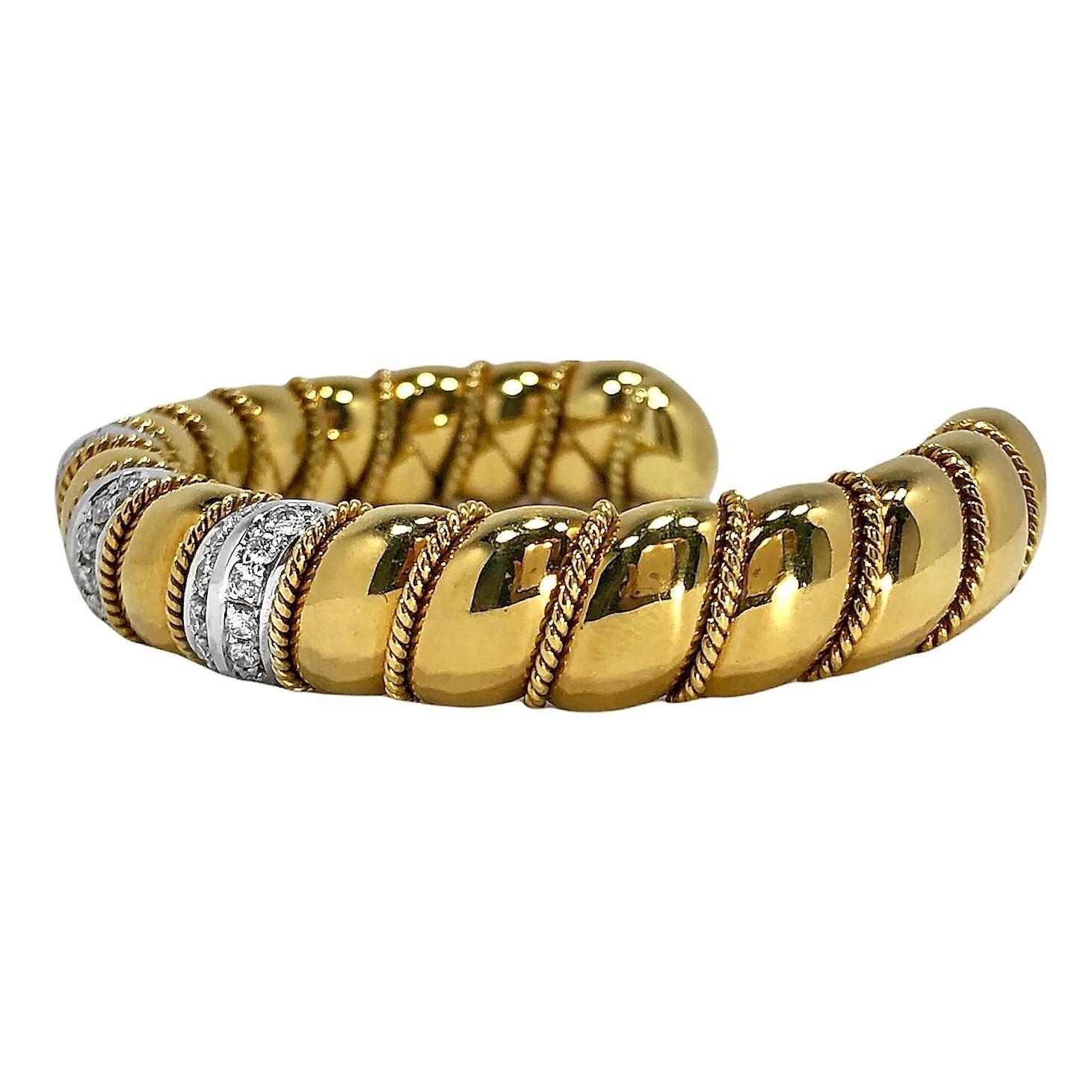 Vintage Sabbadini 18k Yellow and White Gold  Bangle Bracelet with Diamonds In Good Condition For Sale In Palm Beach, FL