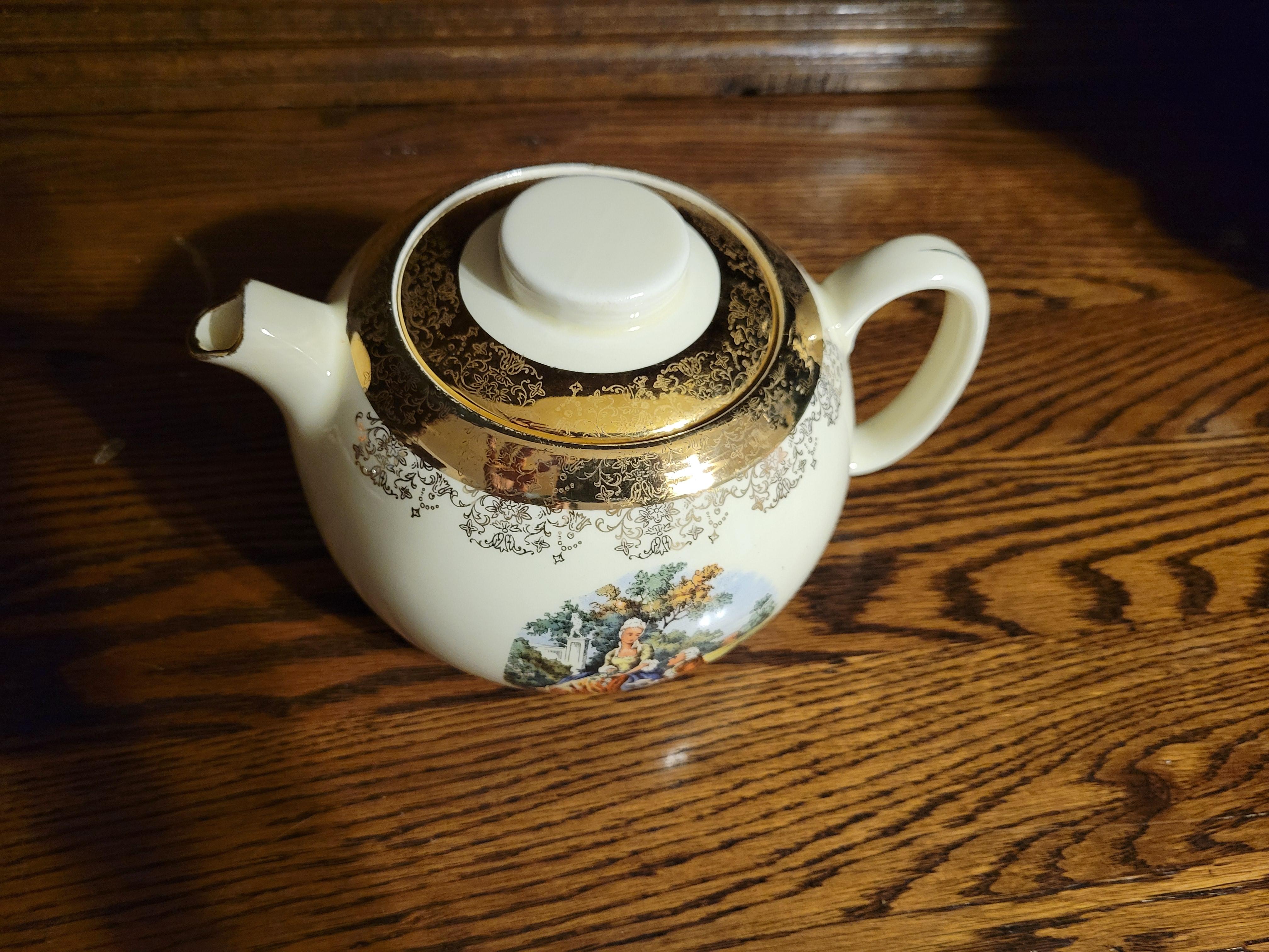 Vintage Sabin Crest-o-Gold 22K Gold Teapot For Sale 5
