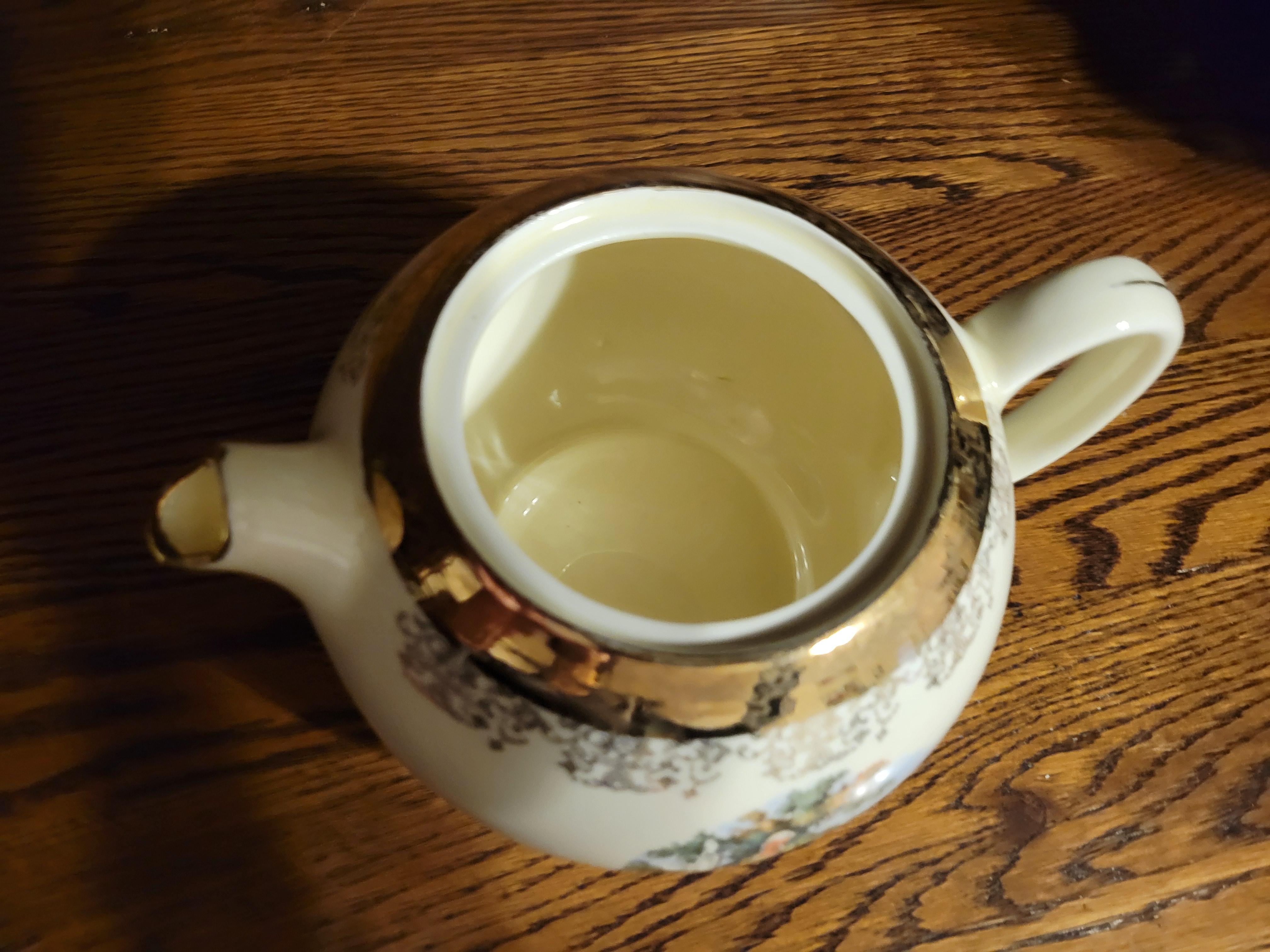 Renaissance Vintage Sabin Crest-o-Gold 22K Gold Teapot For Sale
