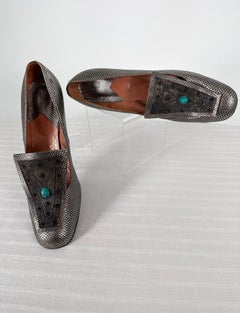 Vintage Sabra Aesthetic Textured Silver Leather Pumps W Art Metal Fronts 1960s