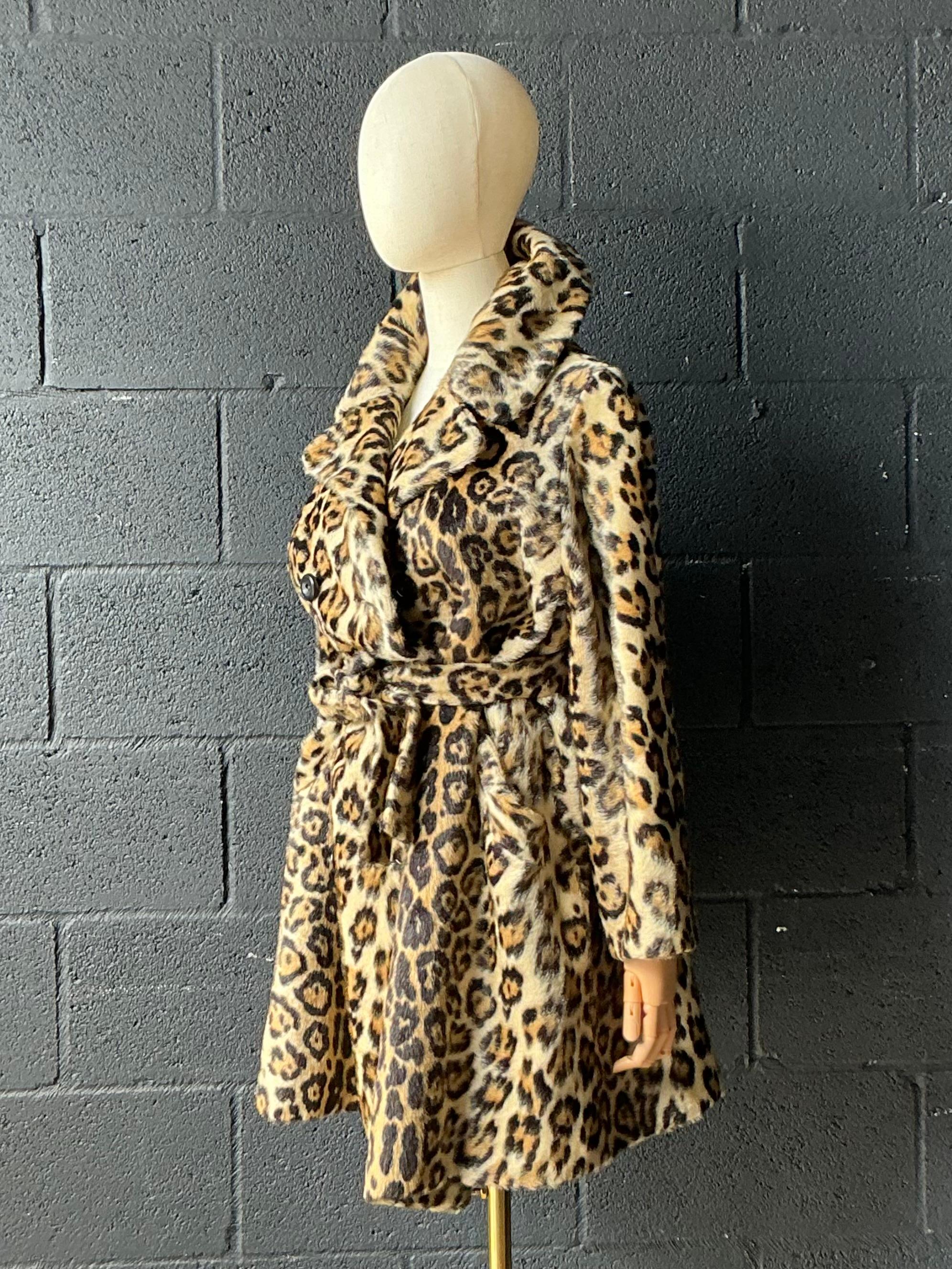 Coates Safari vintage in finto leopardo con cintura in vendita 2