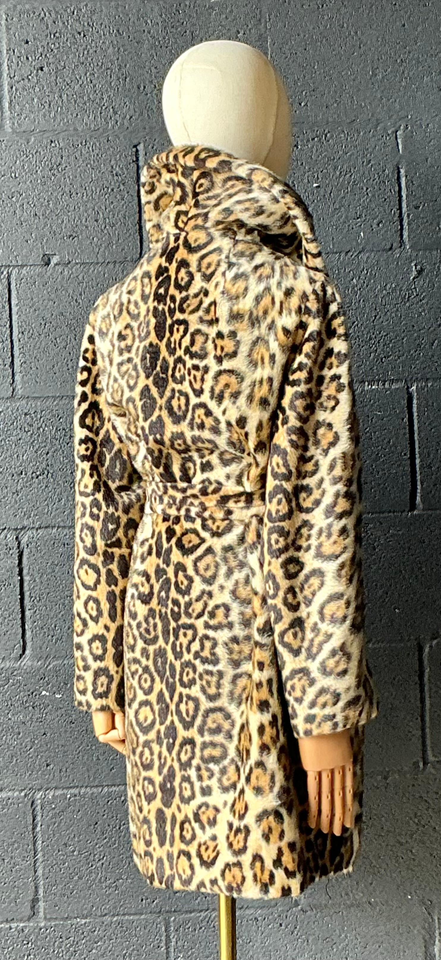 Coates Safari vintage in finto leopardo con cintura in vendita 4