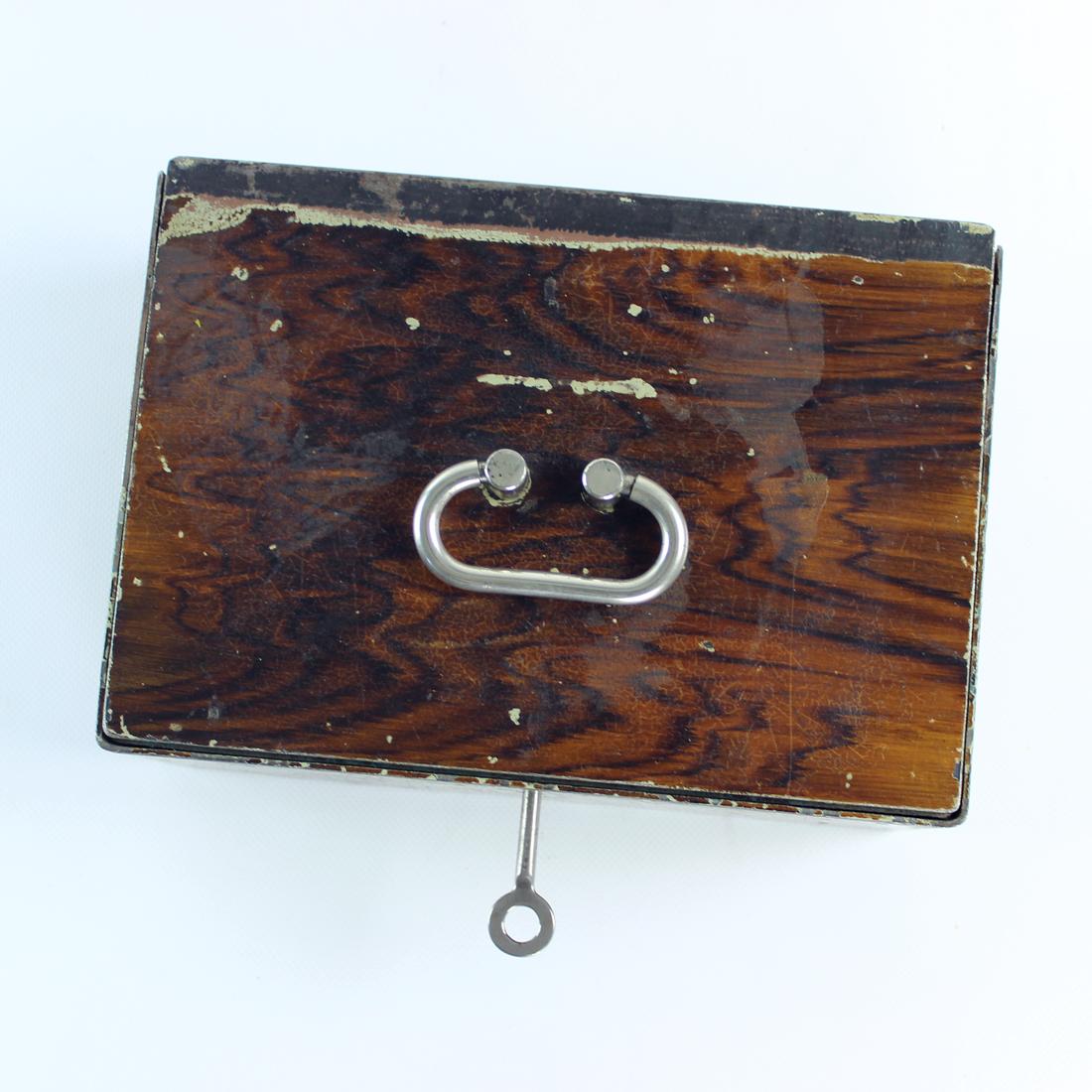 Caja fuerte vintage, Checoslovaquia Años 30 en venta 6