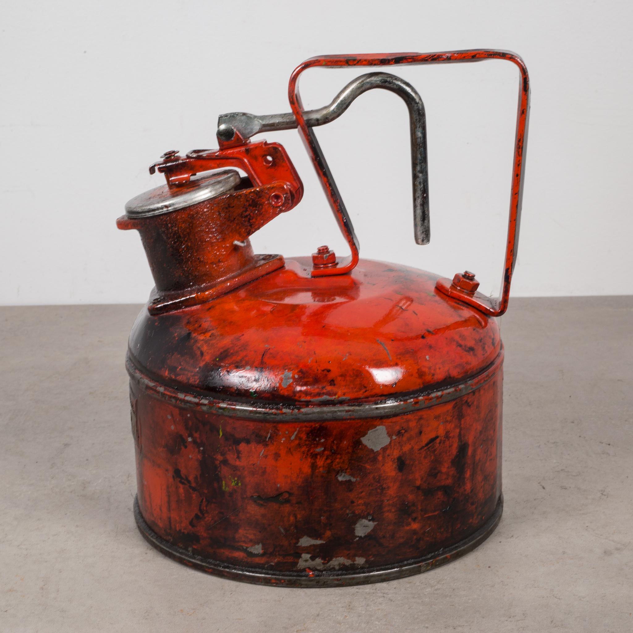 Vintage Safety Gas Can, circa 1940 7