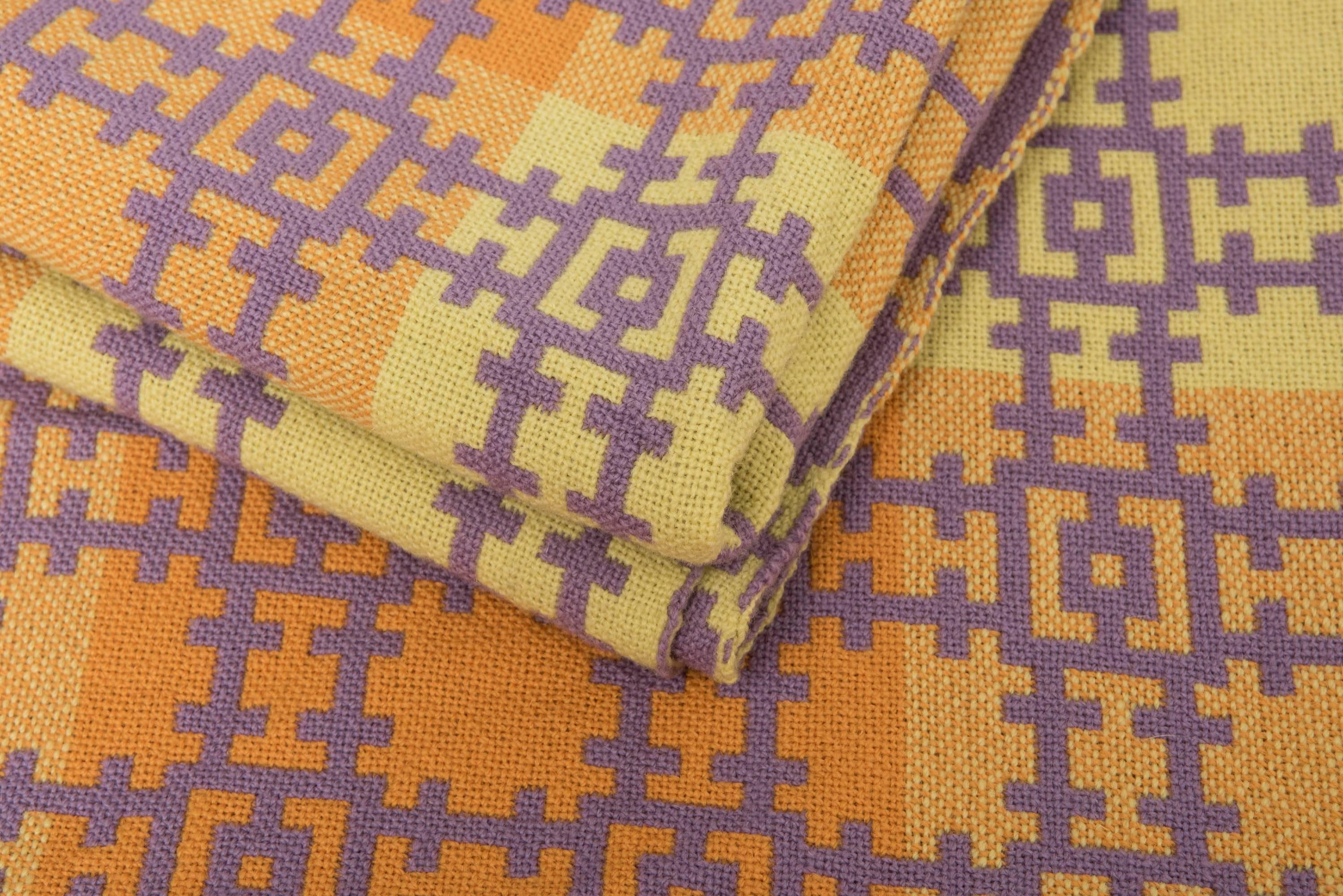 A vintage welsh double blanket.
Geometric pattern
saffron and lavender,
circa 1960.
Measures: 94 cm x 90 cm.
 