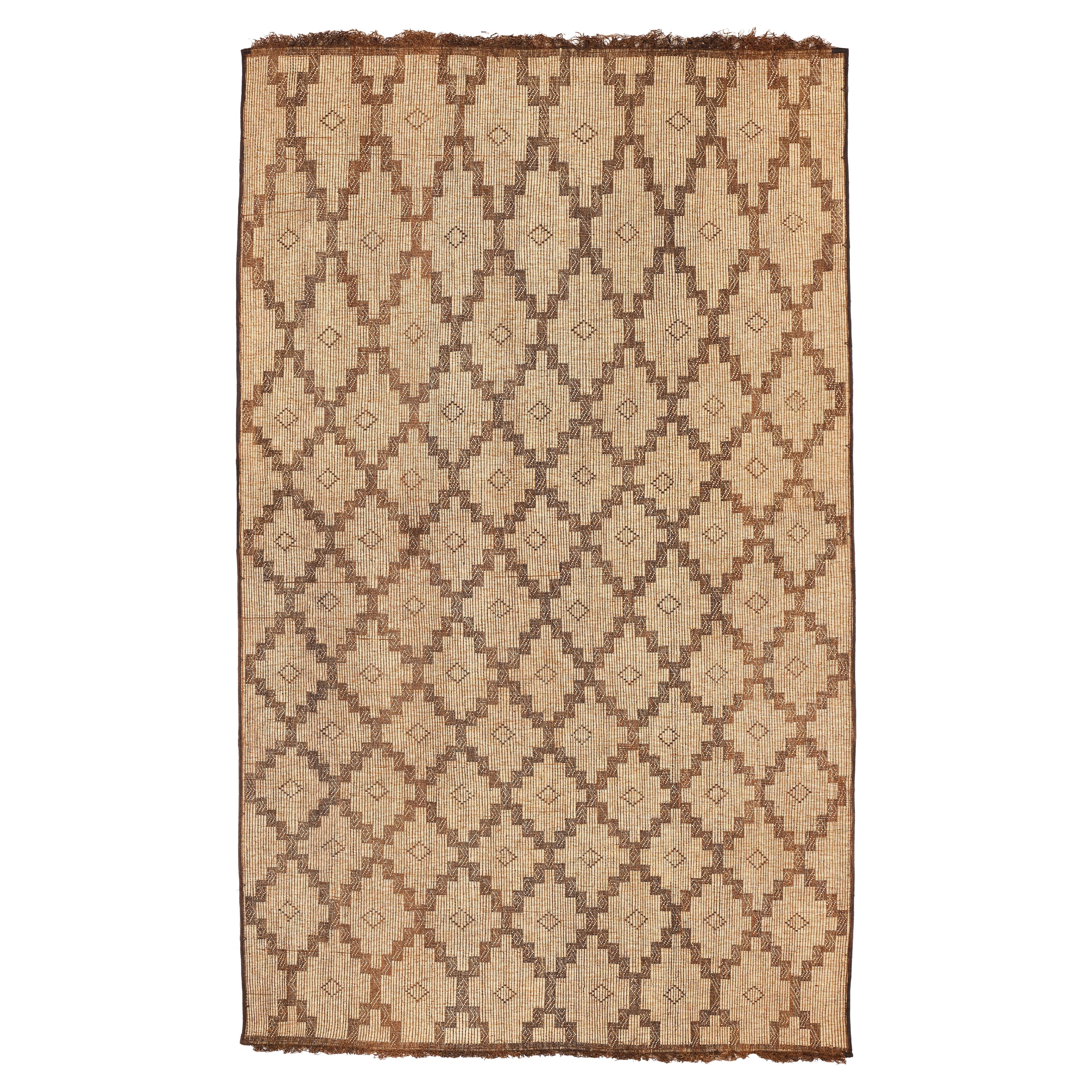 Tapis vintage Saharan Mauritanien Tuareg en cuir et roseau avec motif sur toute sa surface