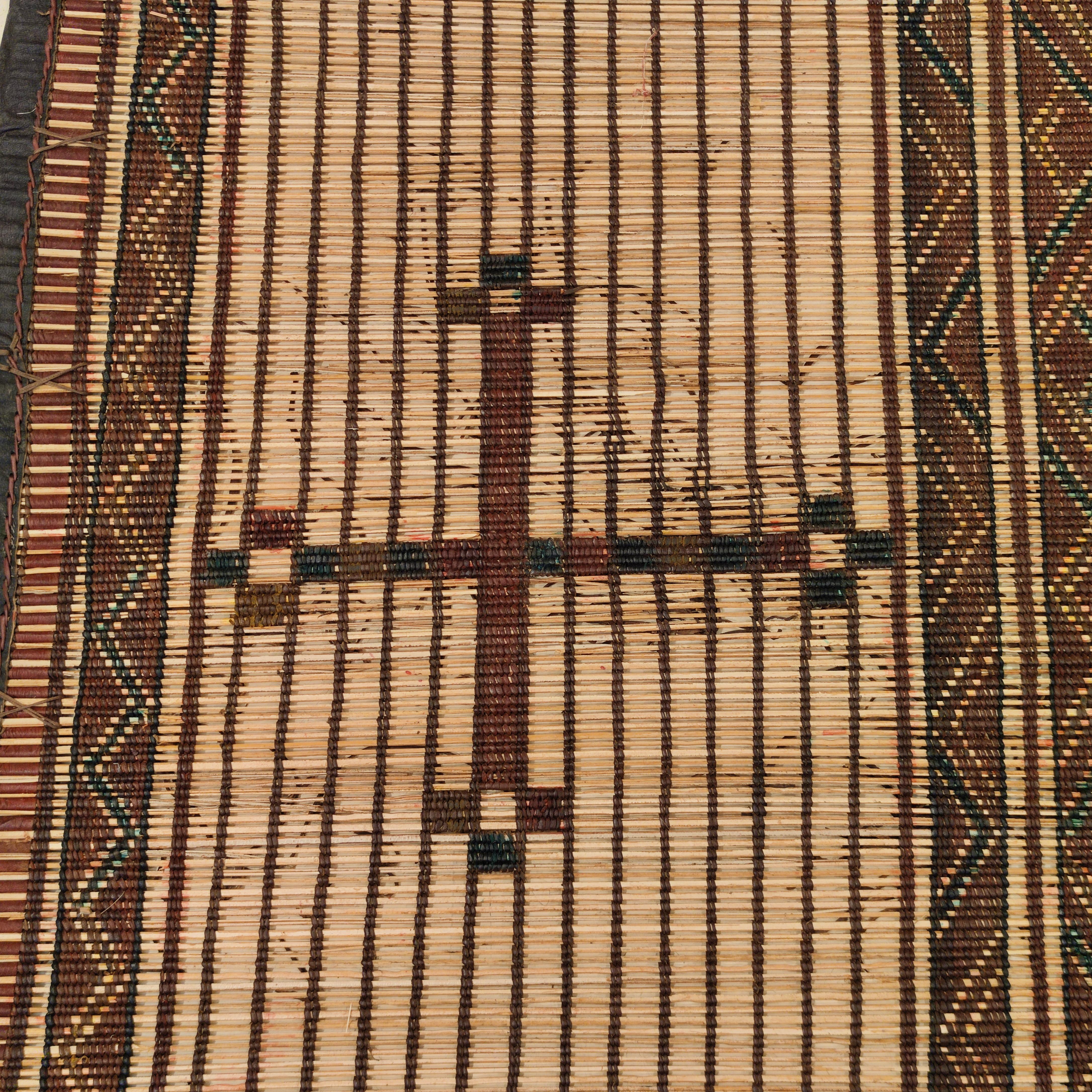 Vintage Saharan Tuareg Leather and Reed Rug In Excellent Condition In Milan, IT