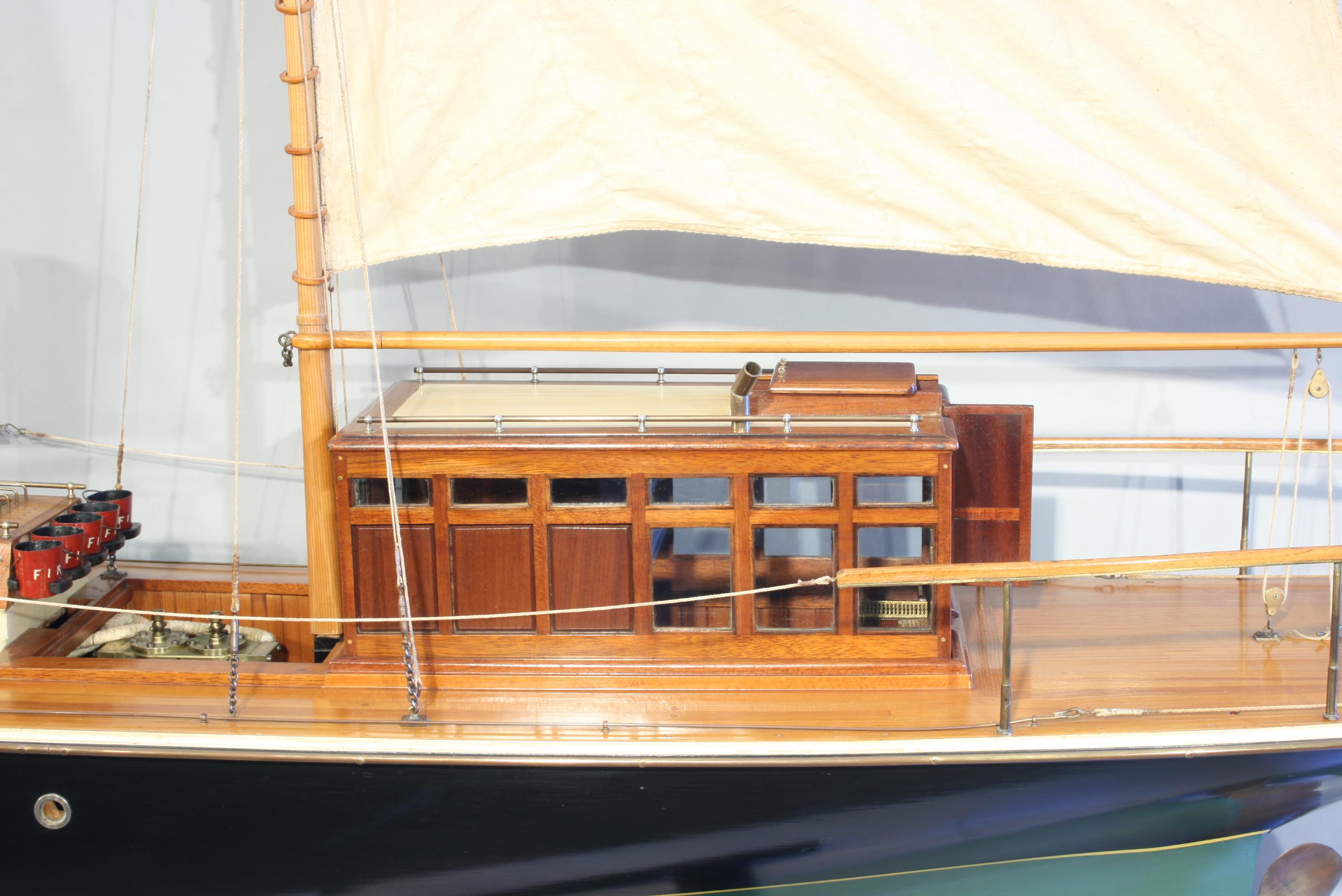 Sailing Steam Boat, Antique Yacht Model, Prince Albert Steam Yacht In Good Condition For Sale In Oxfordshire, GB