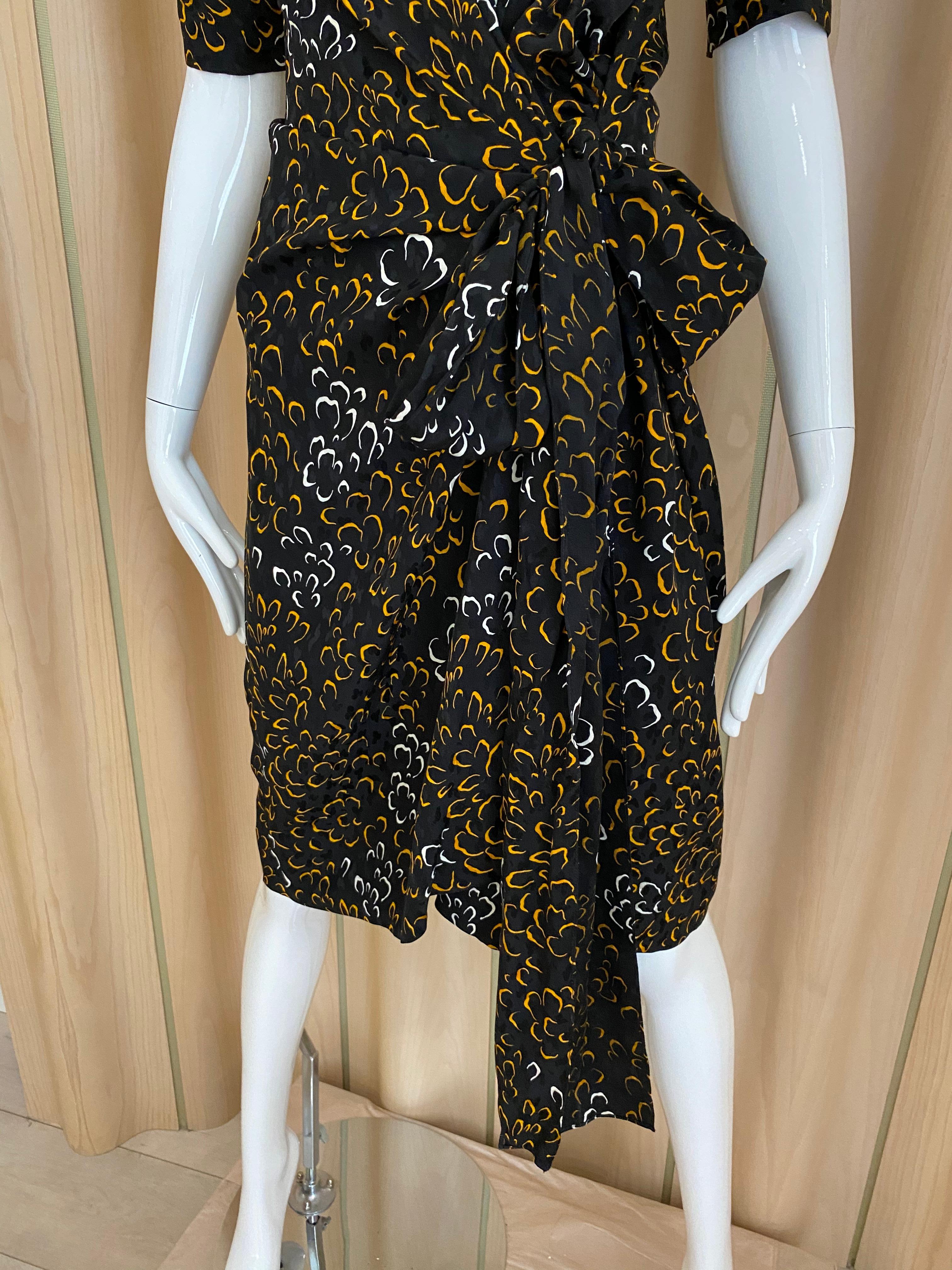 Vintage Saint Laurent Black and Yellow Print Silk Wrap Dress In Good Condition For Sale In Beverly Hills, CA