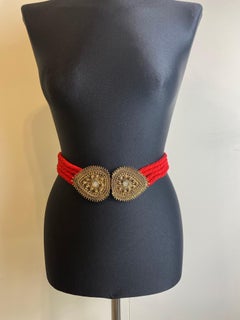 Vintage Saint Laurent roter Gürtel mit goldenen Details