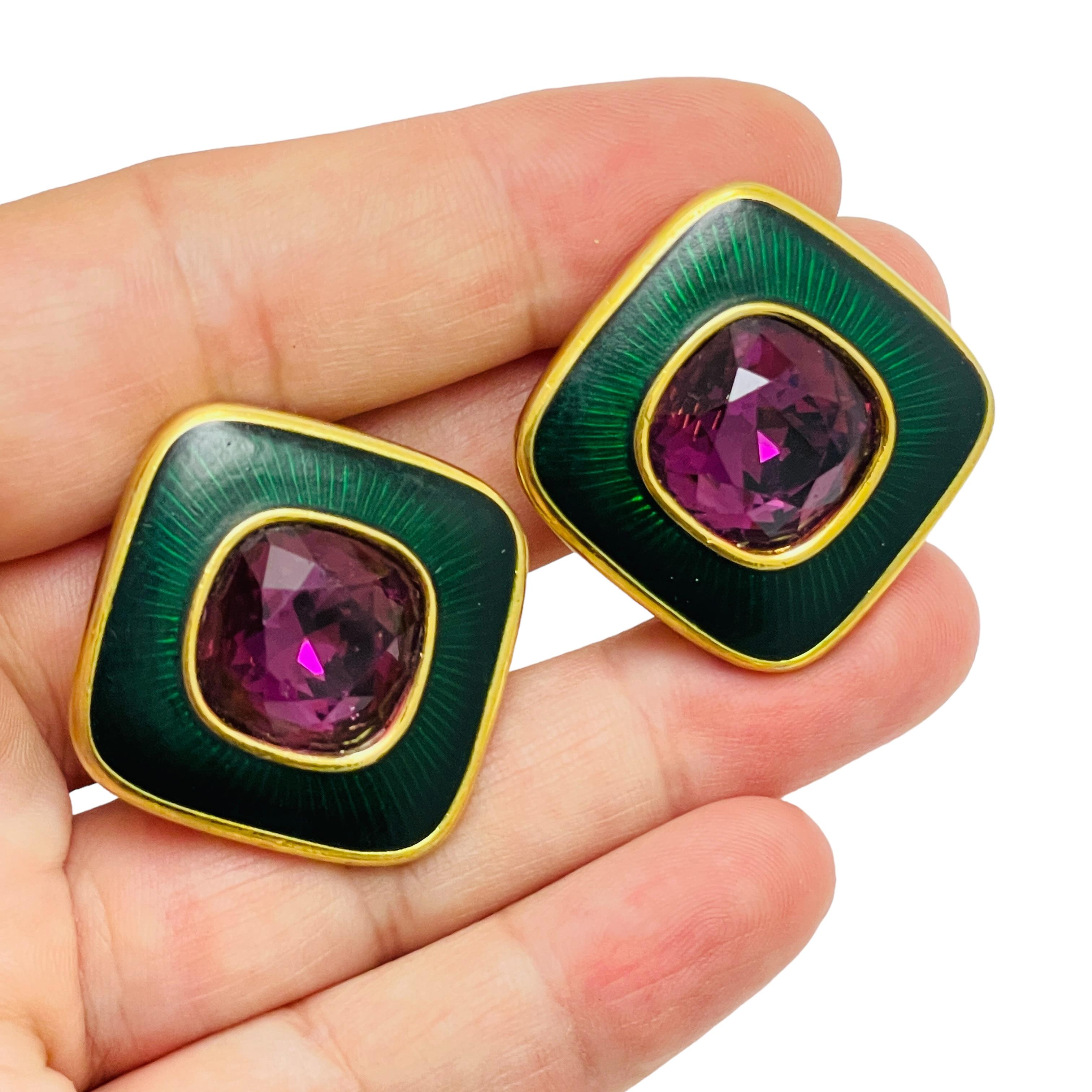 Donna Orecchini a clip di design SAL SWAROVSKI placcati in oro e smaltati con cristalli in vendita