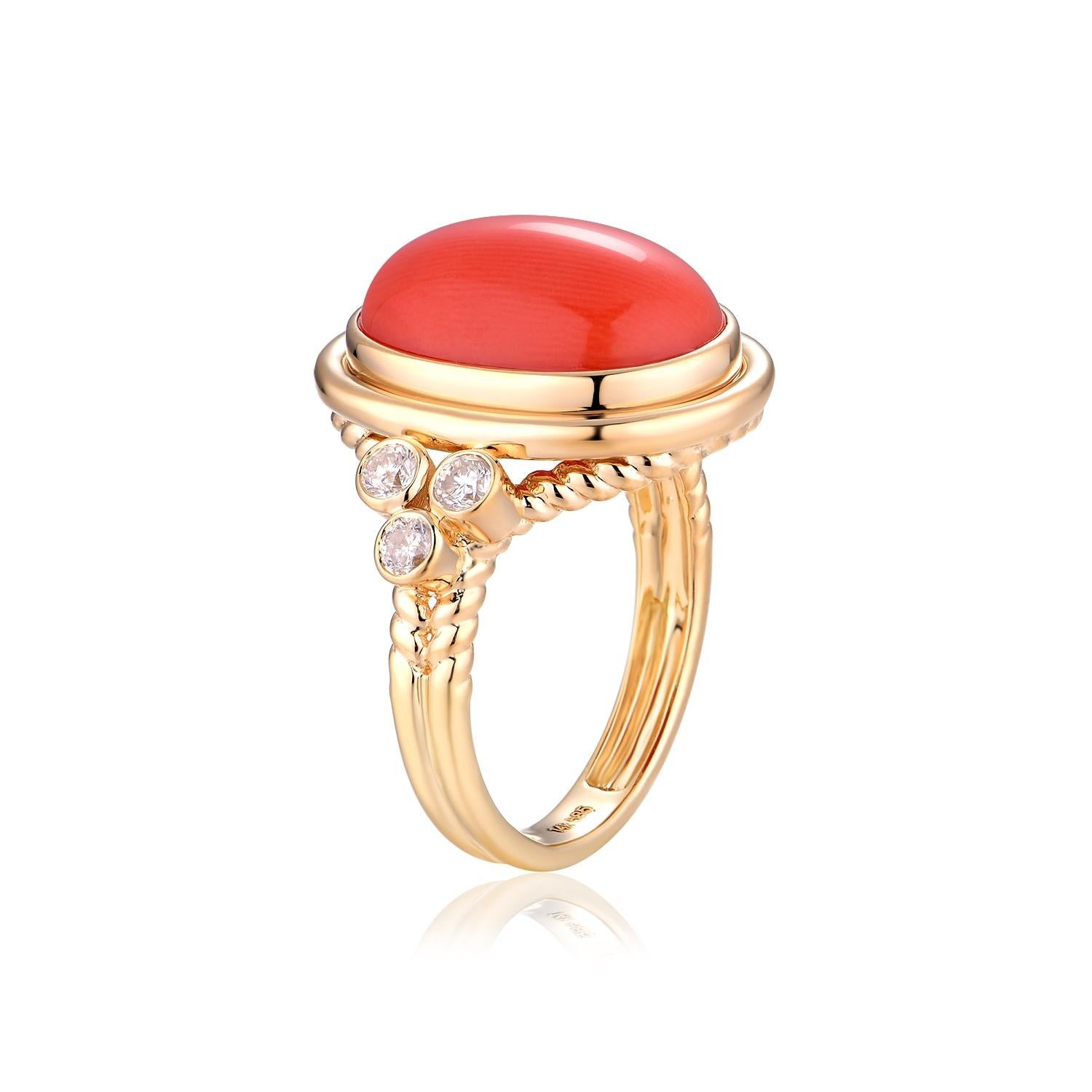 Vintage Salmon Color Coral Ring in 14K Yellow Gold For Sale at 1stDibs