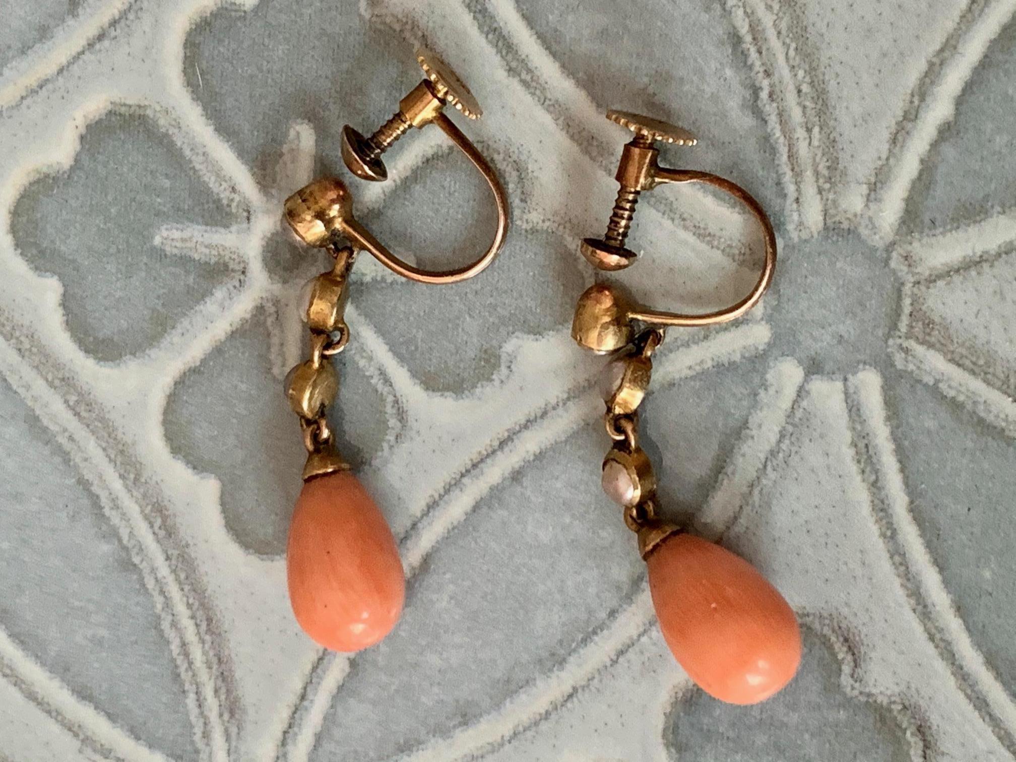 Women's Vintage Salmon Coral 9 Karat Yellow Gold Screw Back Earrings