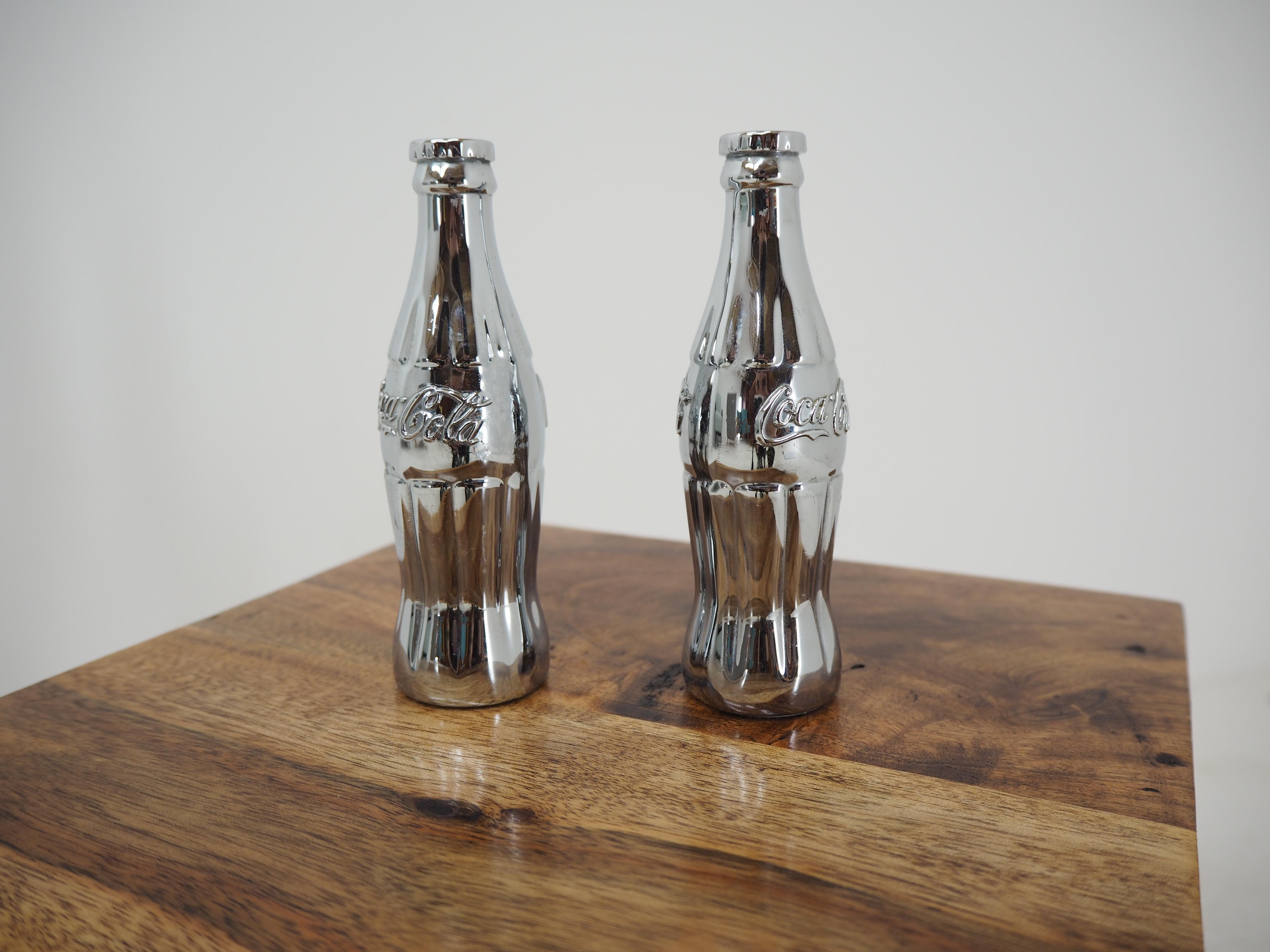 Vieux shakers à sel et à poivre, Coca Cola 1
