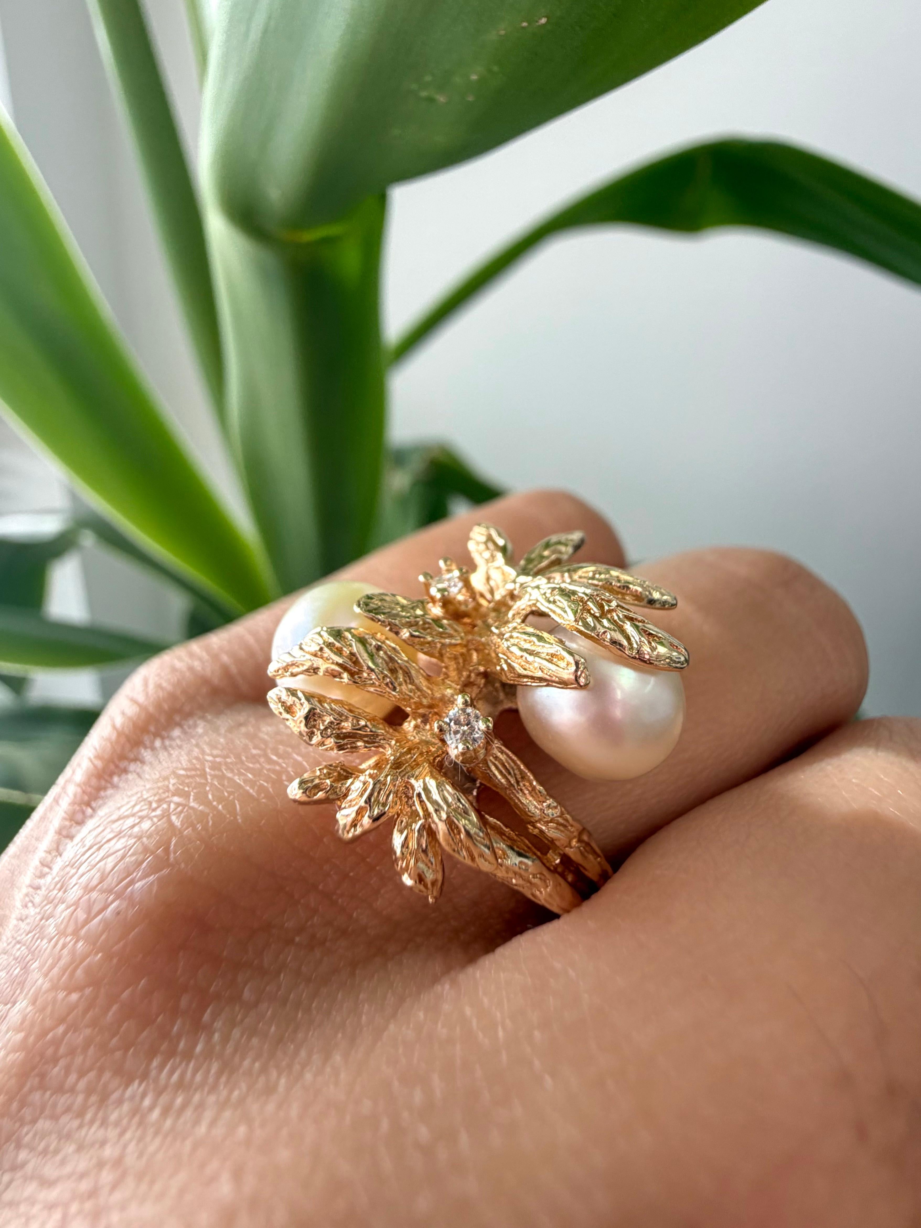 Women's Vintage Salt Water Pearl and Round Brilliant Diamond in 14k Yellow Gold Ring For Sale