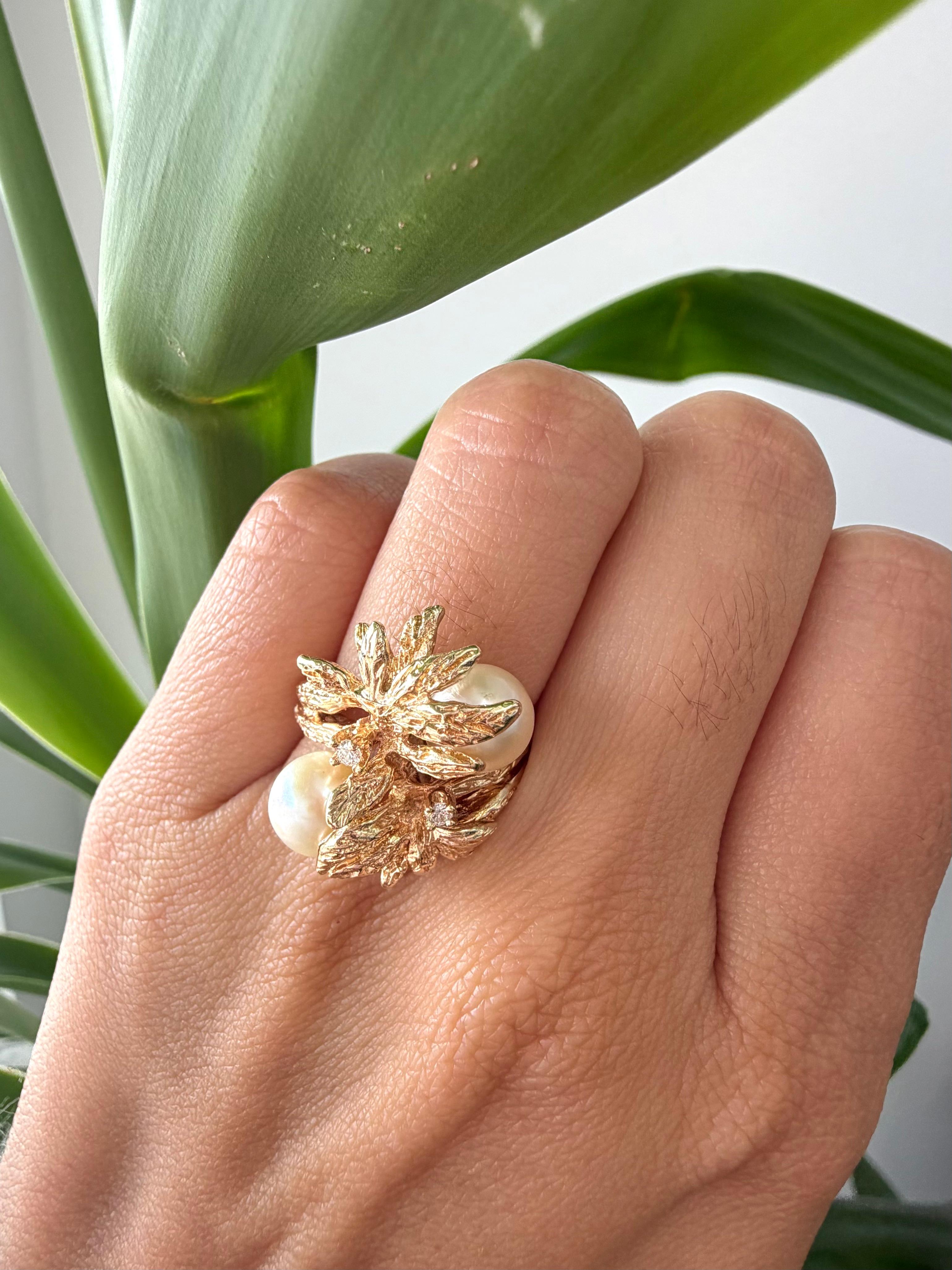 Vintage Salt Water Pearl and Round Brilliant Diamond in 14k Yellow Gold Ring For Sale 2