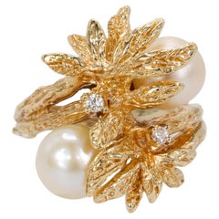 Vintage Salt Water Pearl and Round Brilliant Diamond in 14k Yellow Gold Ring
