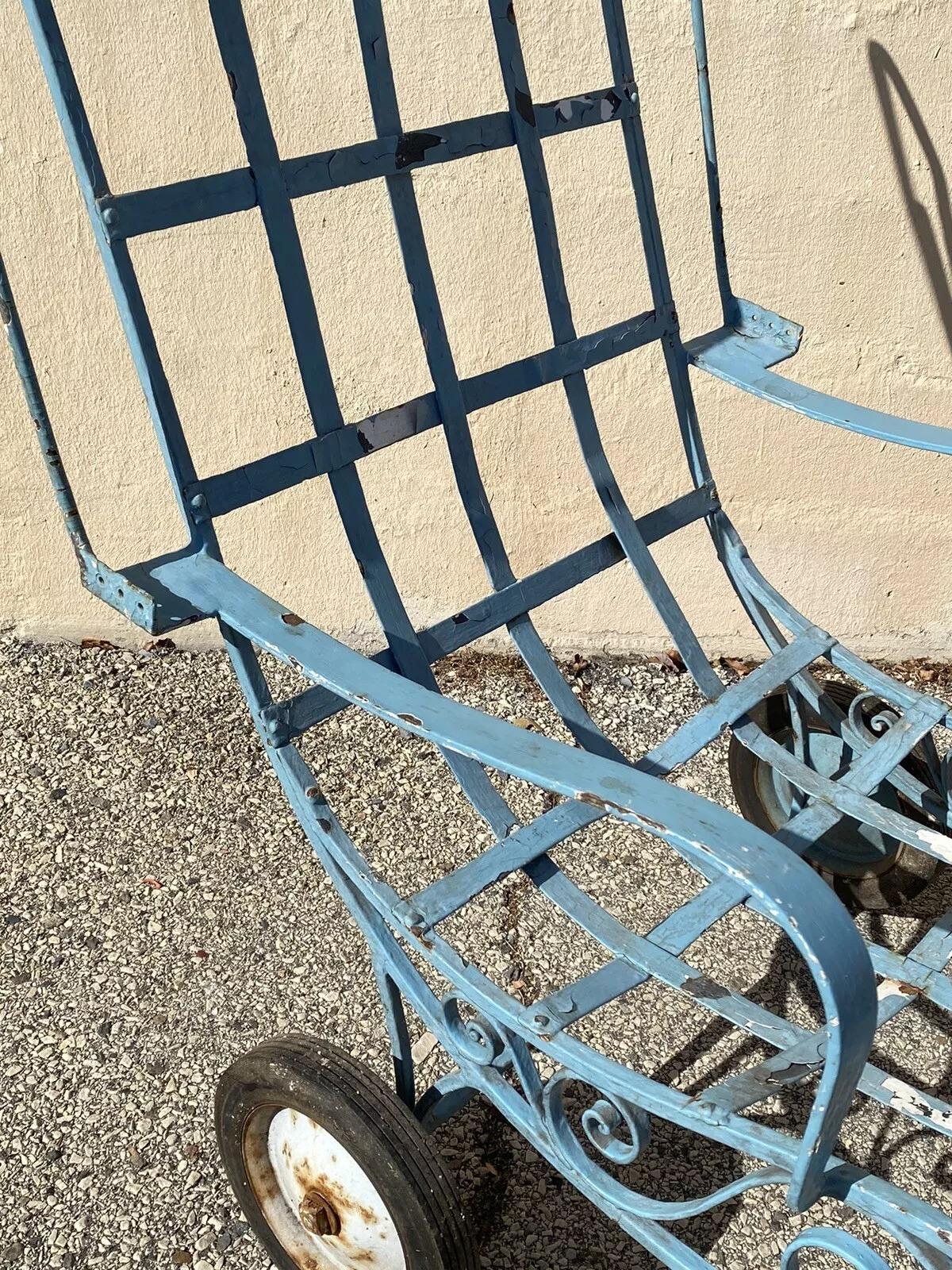 Vintage Salterini Art Nouveau Scrolling Wrought Iron Garden Patio Chaise Lounge For Sale 1